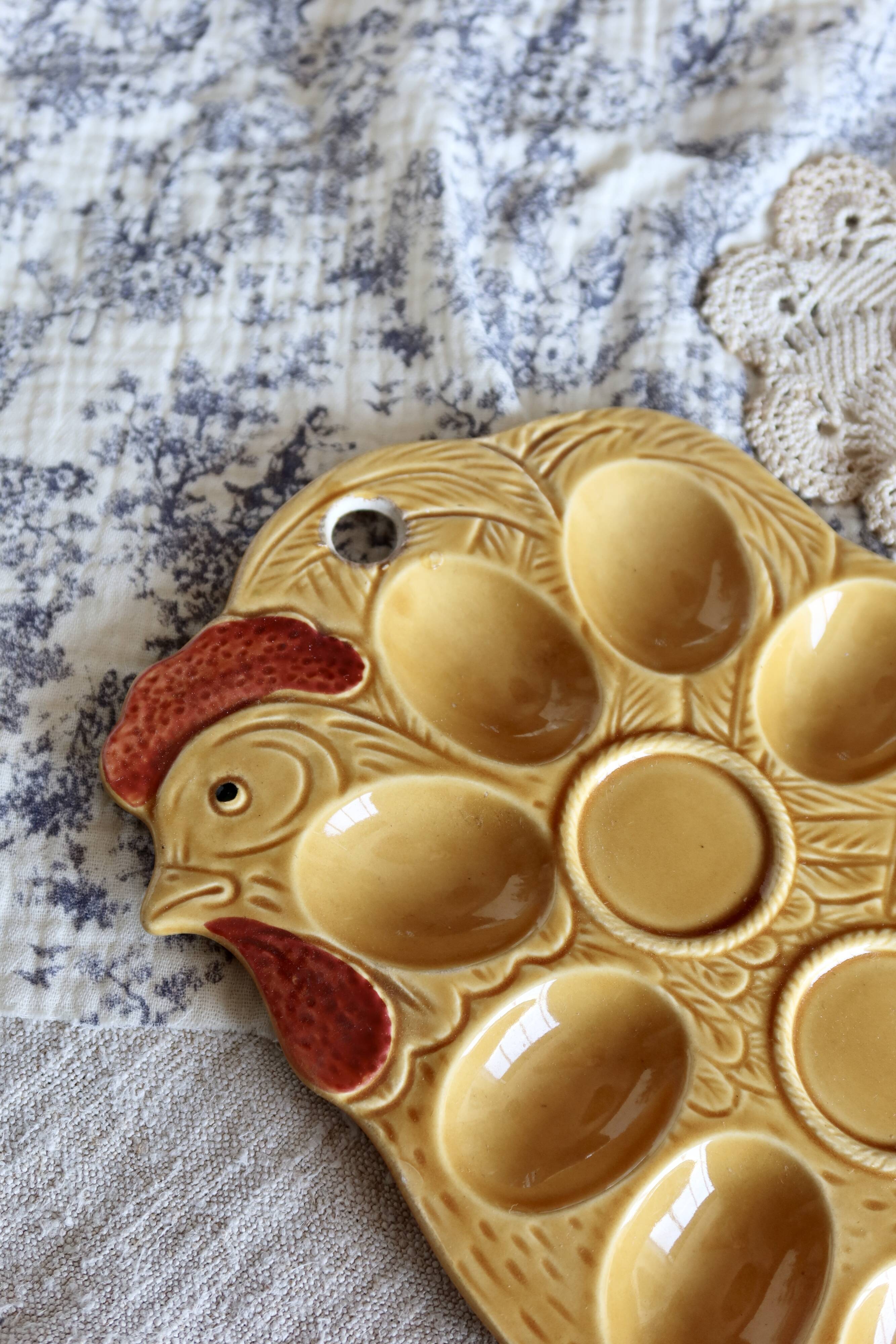 Vintage earthenware egg holder - Hen shape