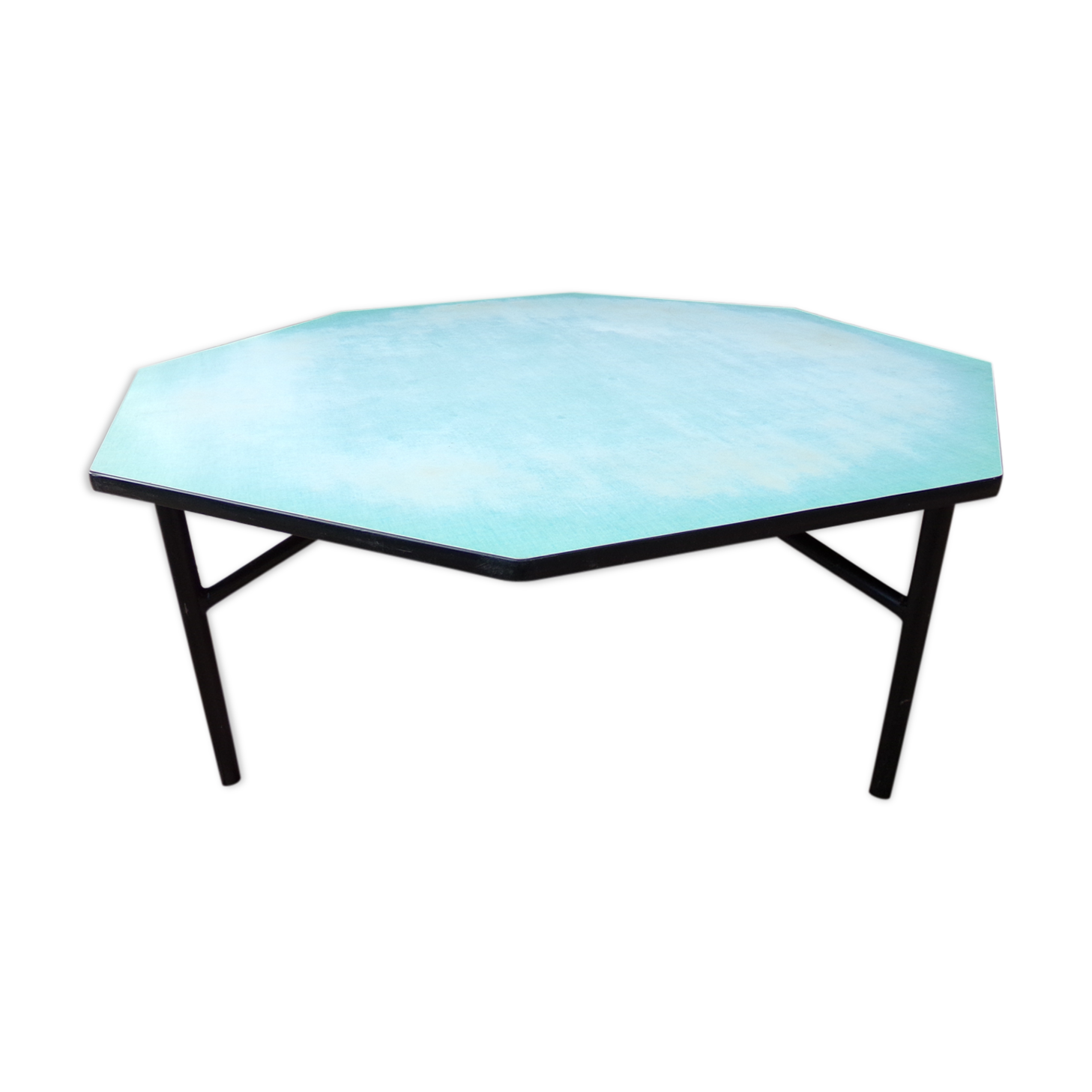 Kindergarten in formica table