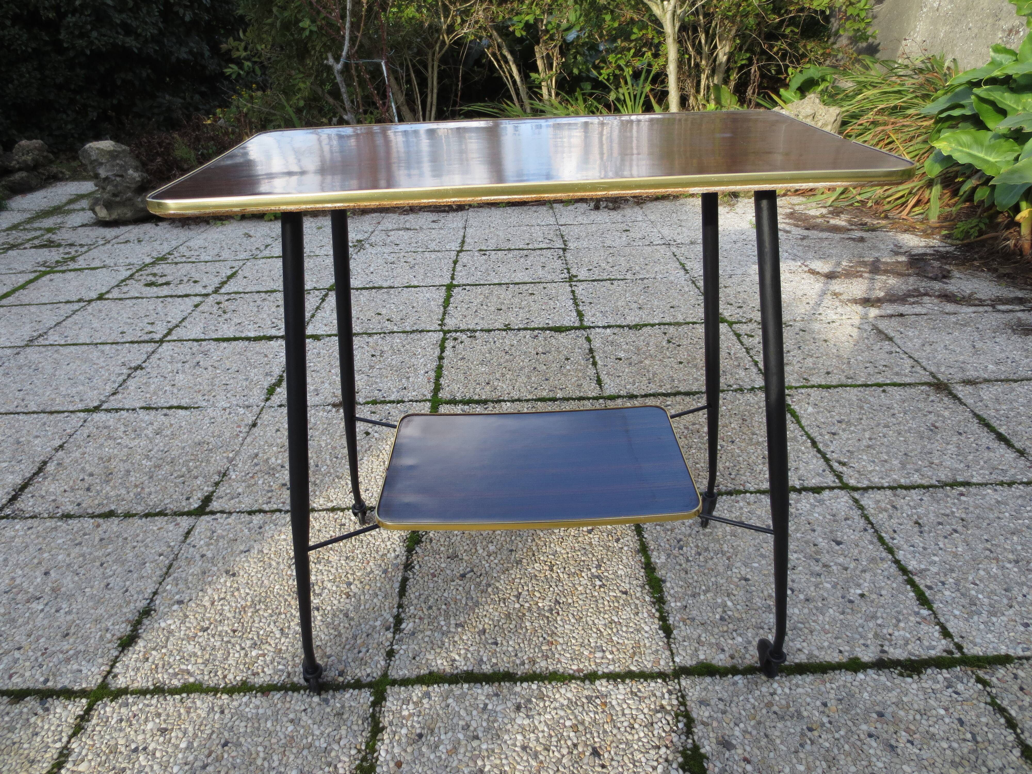 Table d'appoint ou desserte vintage plateau formica couleur bois