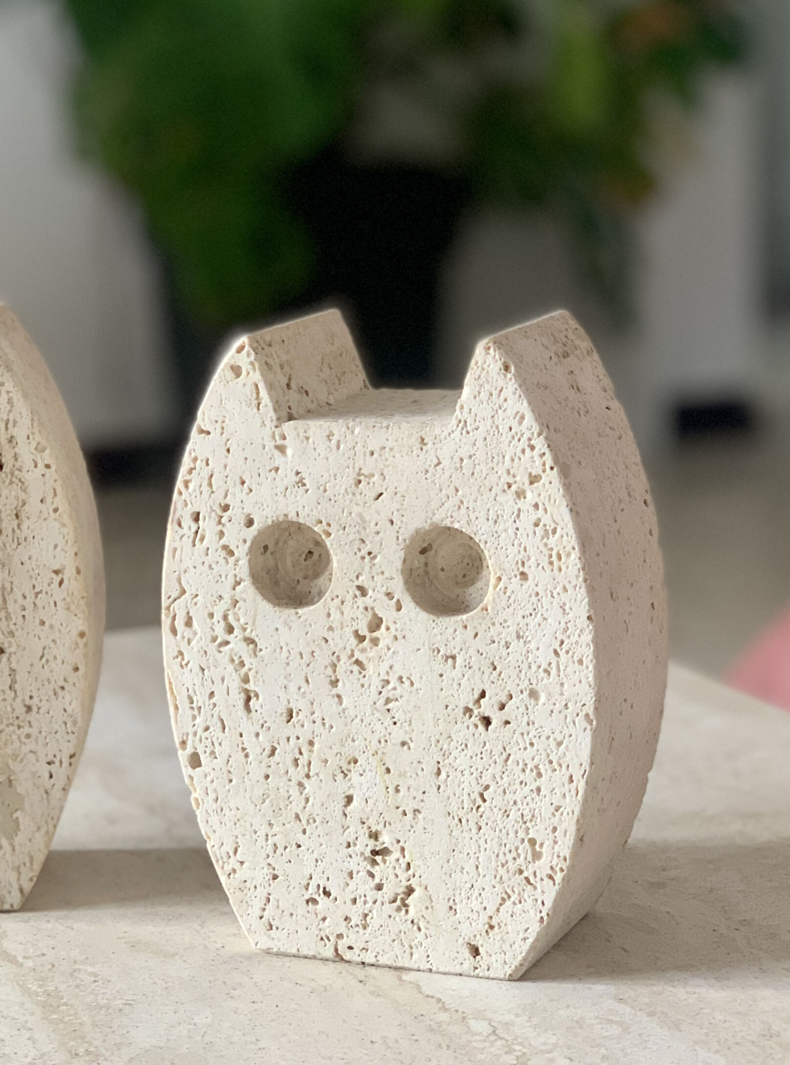 Pair of bookends or travertine sculptures by Fratelli Mannelli, 1970