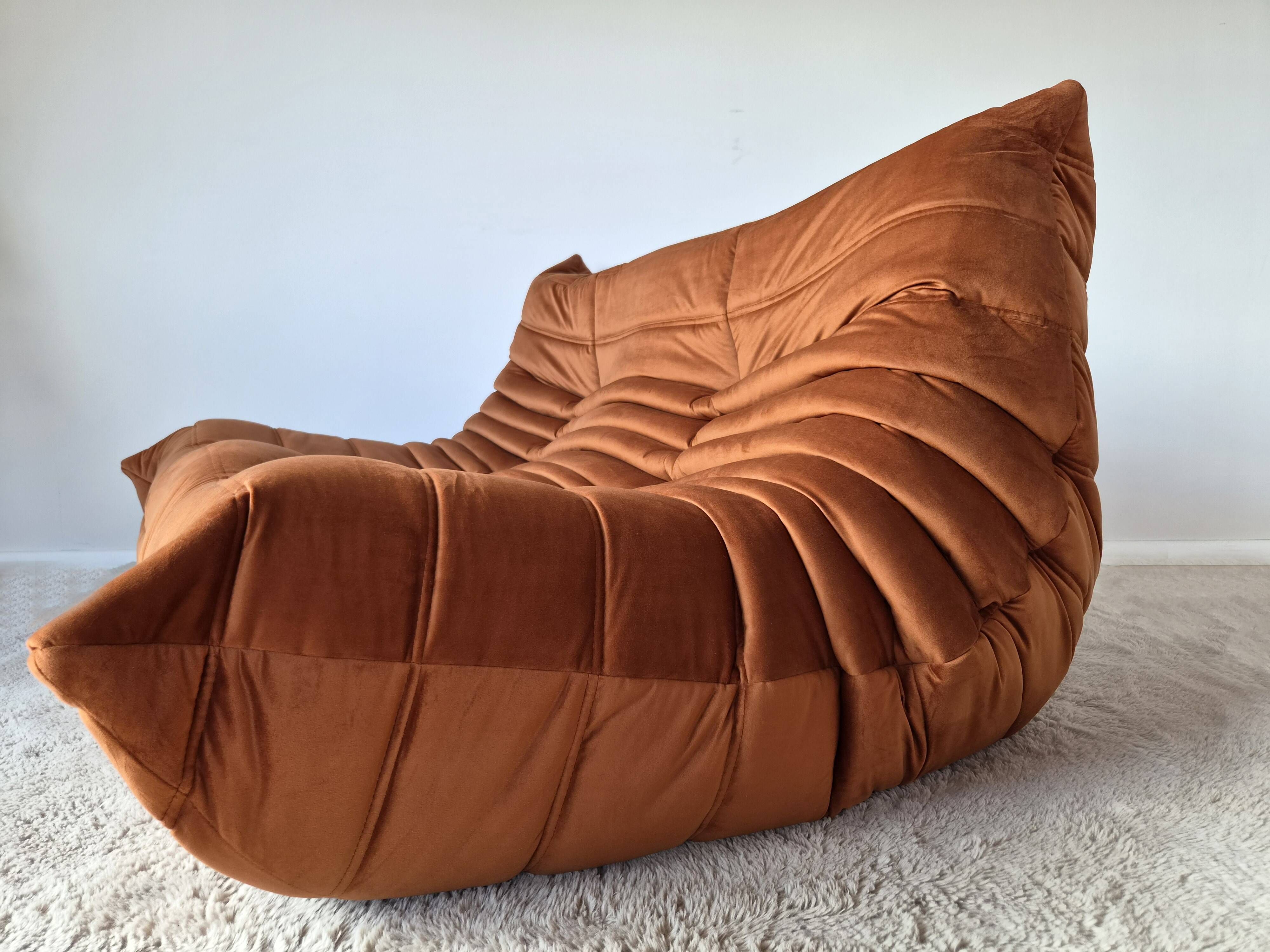 Canapé Togo deux places par Michel Ducaroy pour Ligne Roset