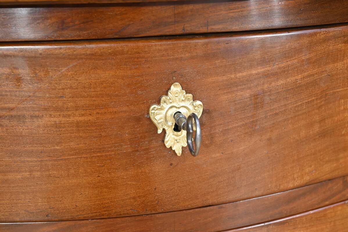 Nantes Commode from Port in Cuban Mahogany – 2nd part of the 18th century