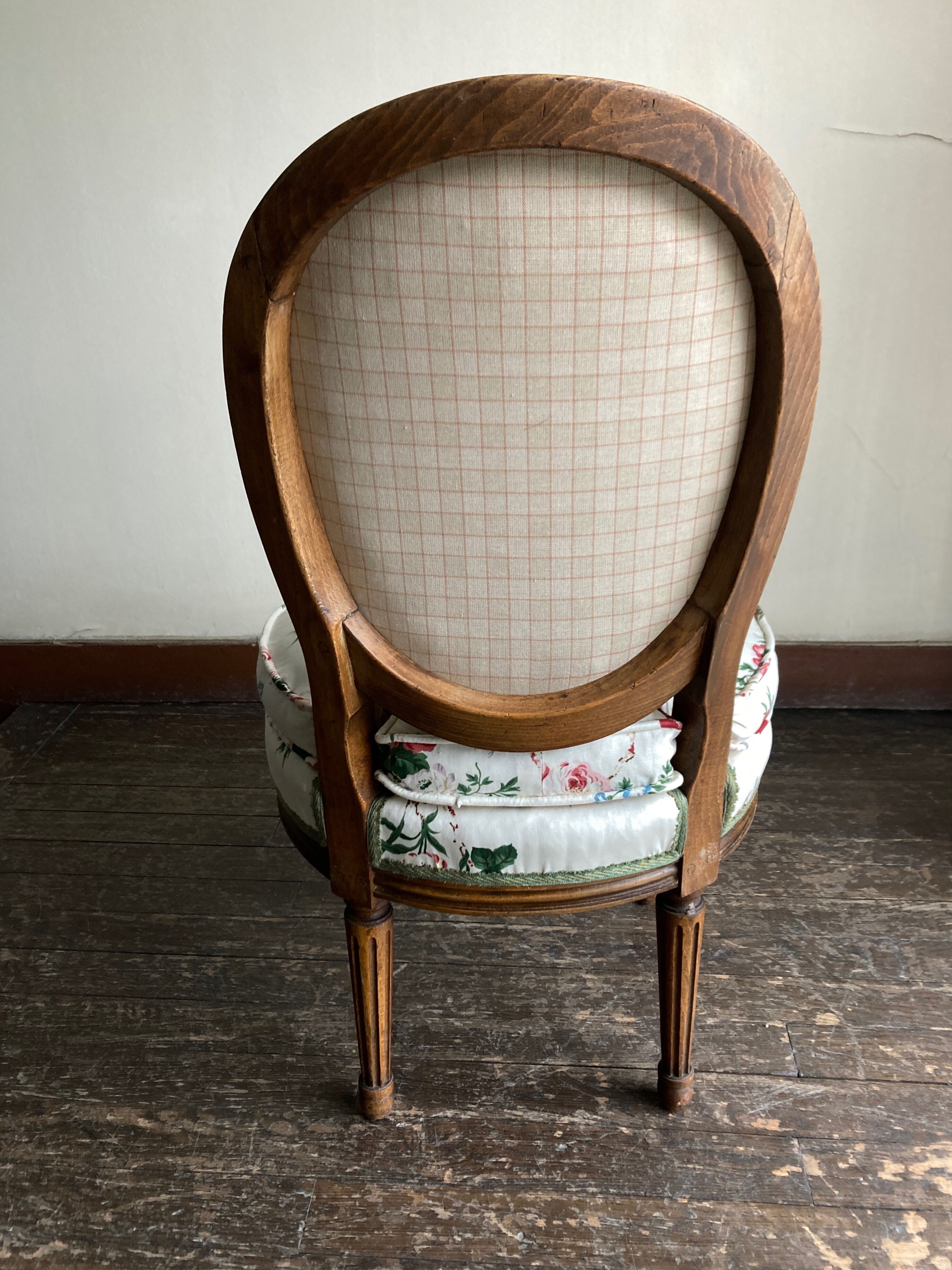 chair 19th medallion