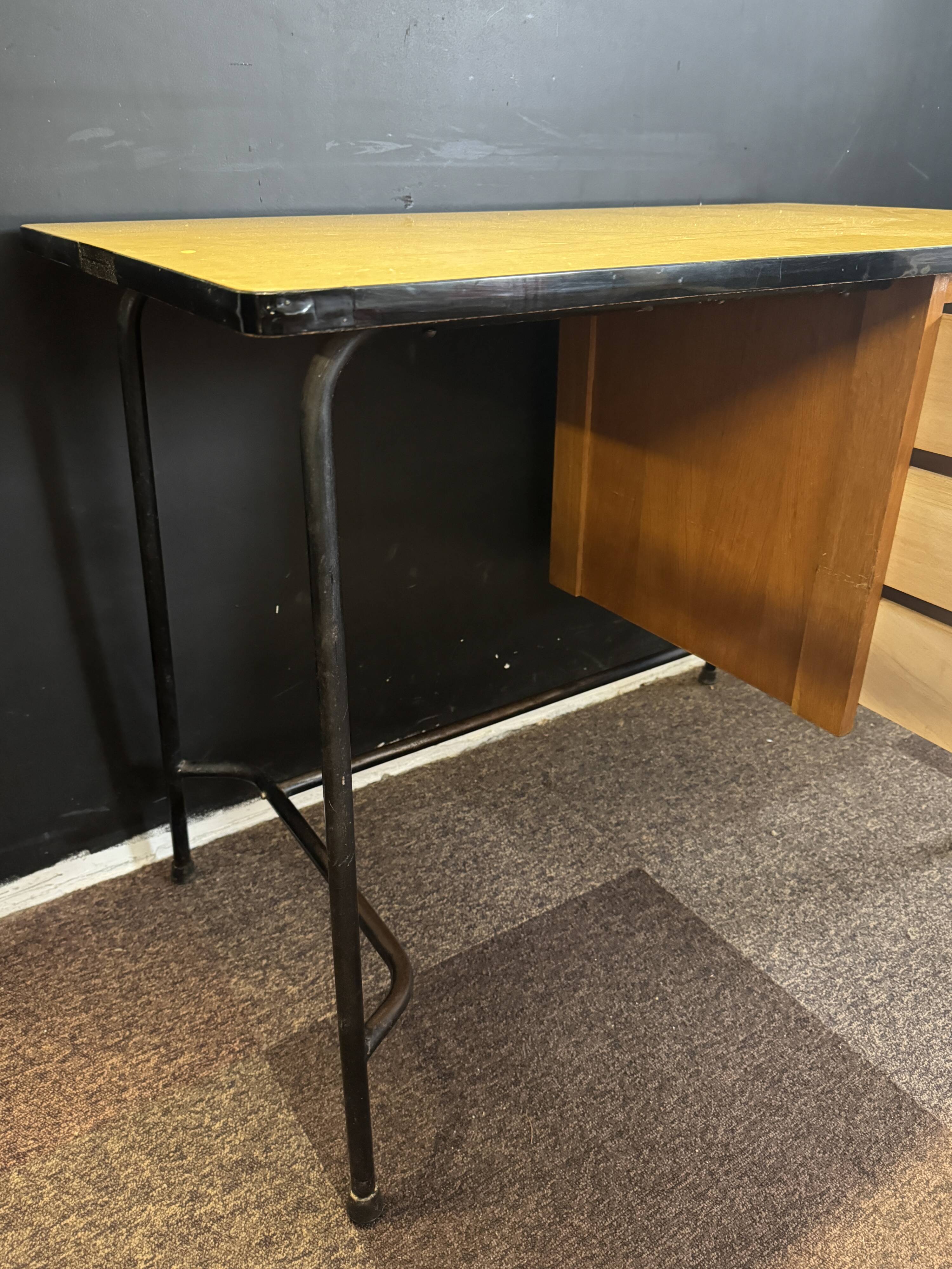 Industrial desk with 3 drawers
