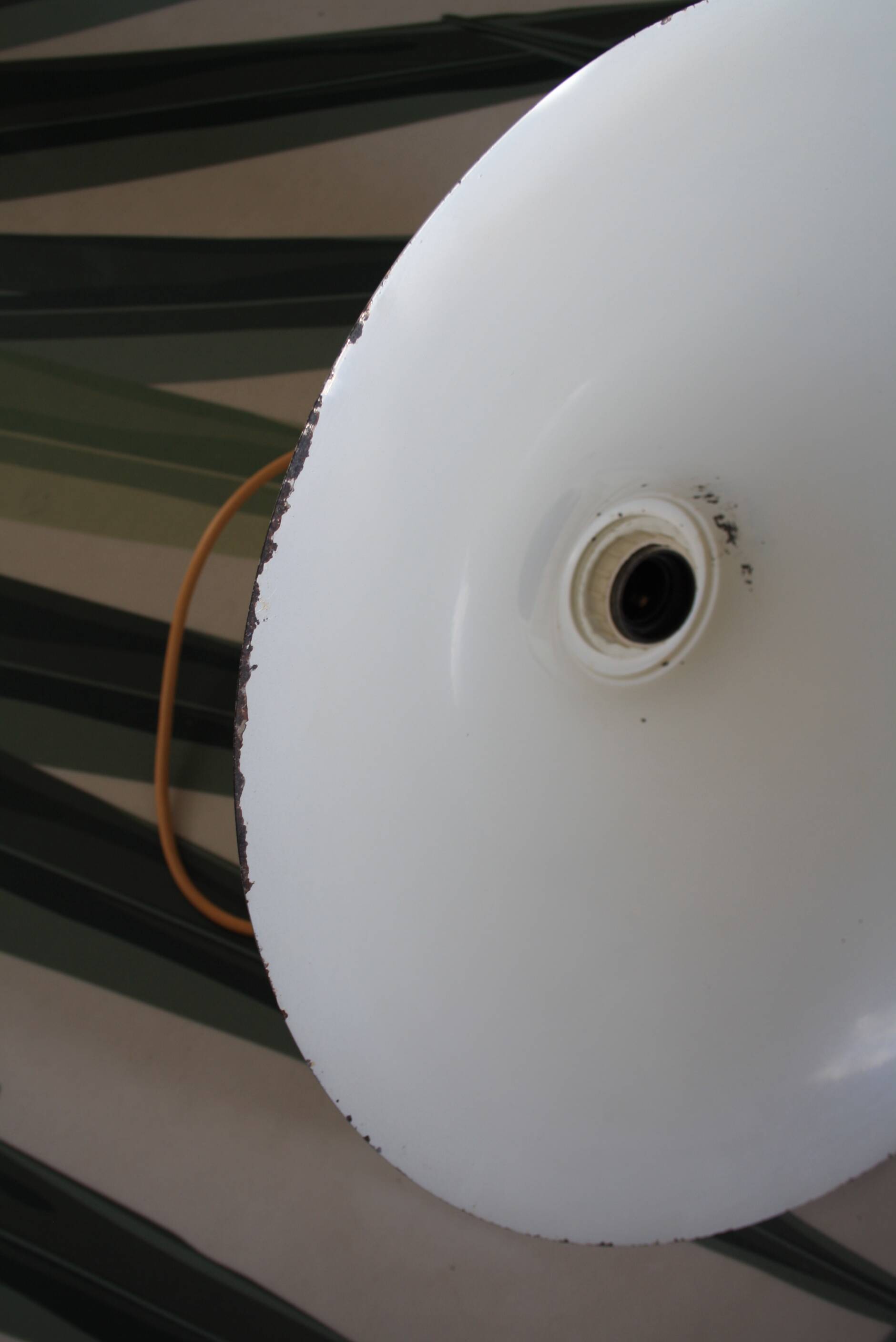 White metal suspension