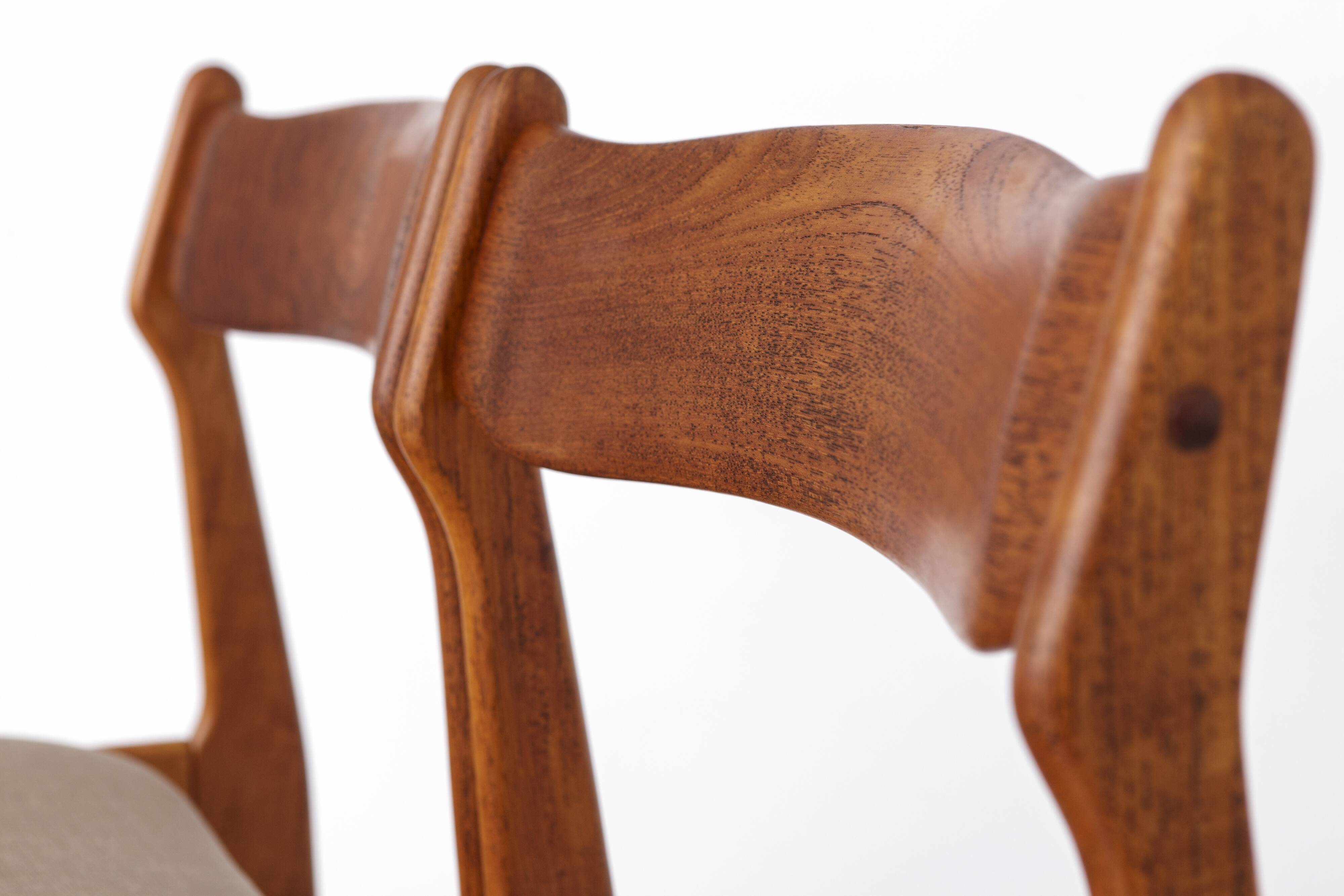 2 of 5 Vintage Danish Chairs 1960s - Walnut Chair Frame