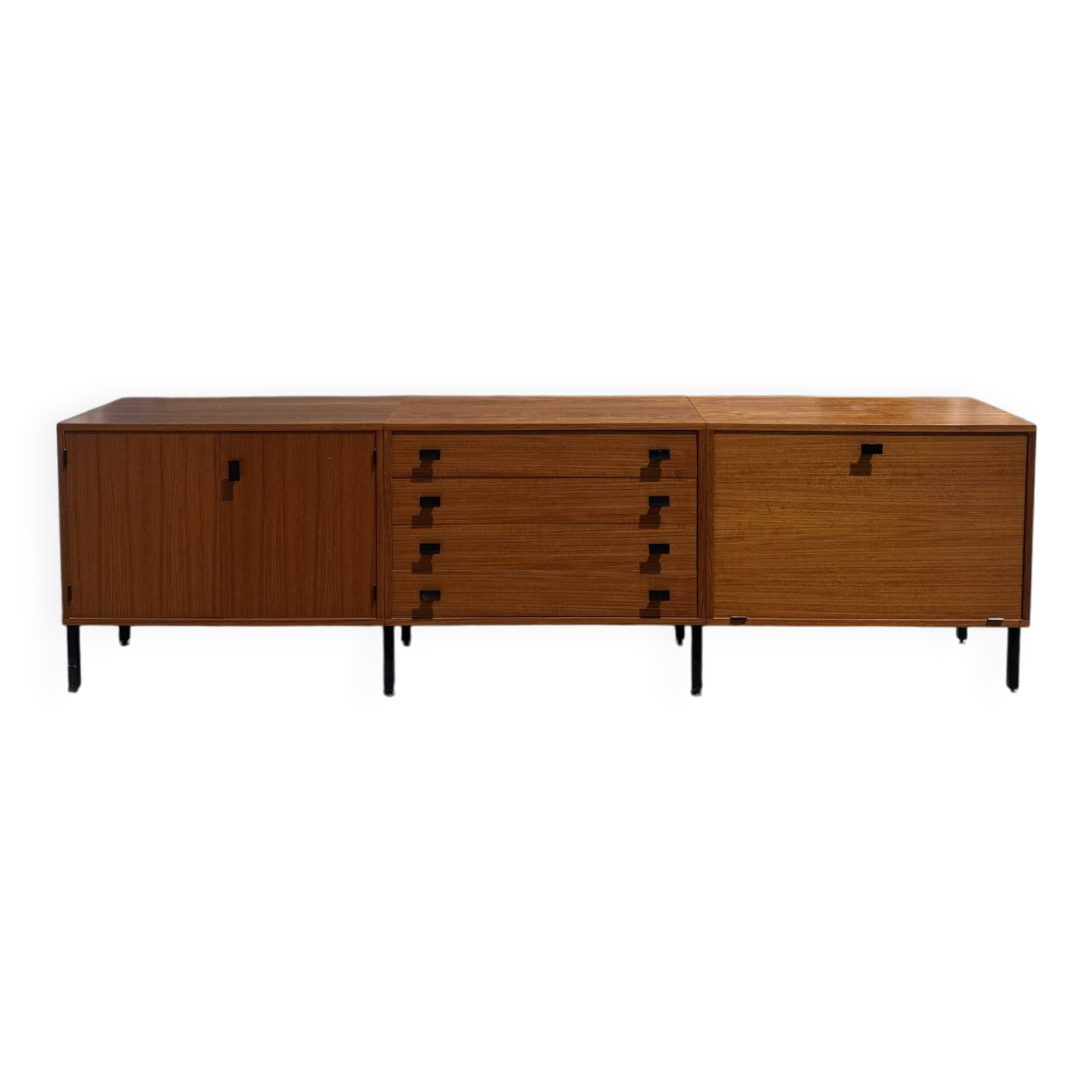Enfilade en teck par Antoine Philippon et Jacqueline Lecoq