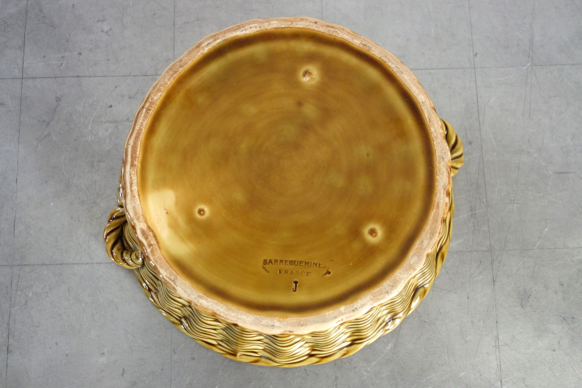 Old basket with lid fruits slurry Sarreguemines 40s