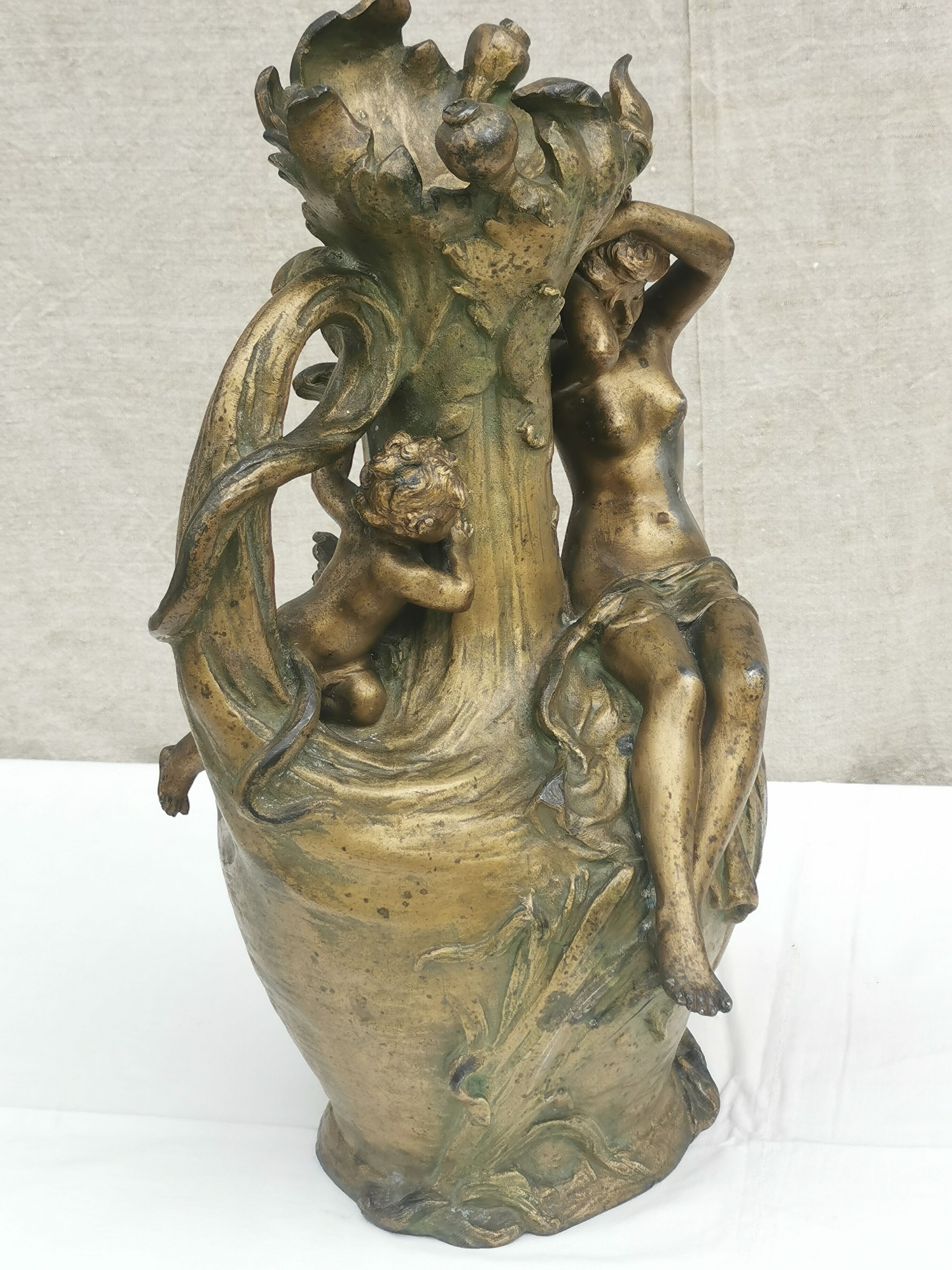 Art-nouveau sculpture signed " hyppolite moreau "