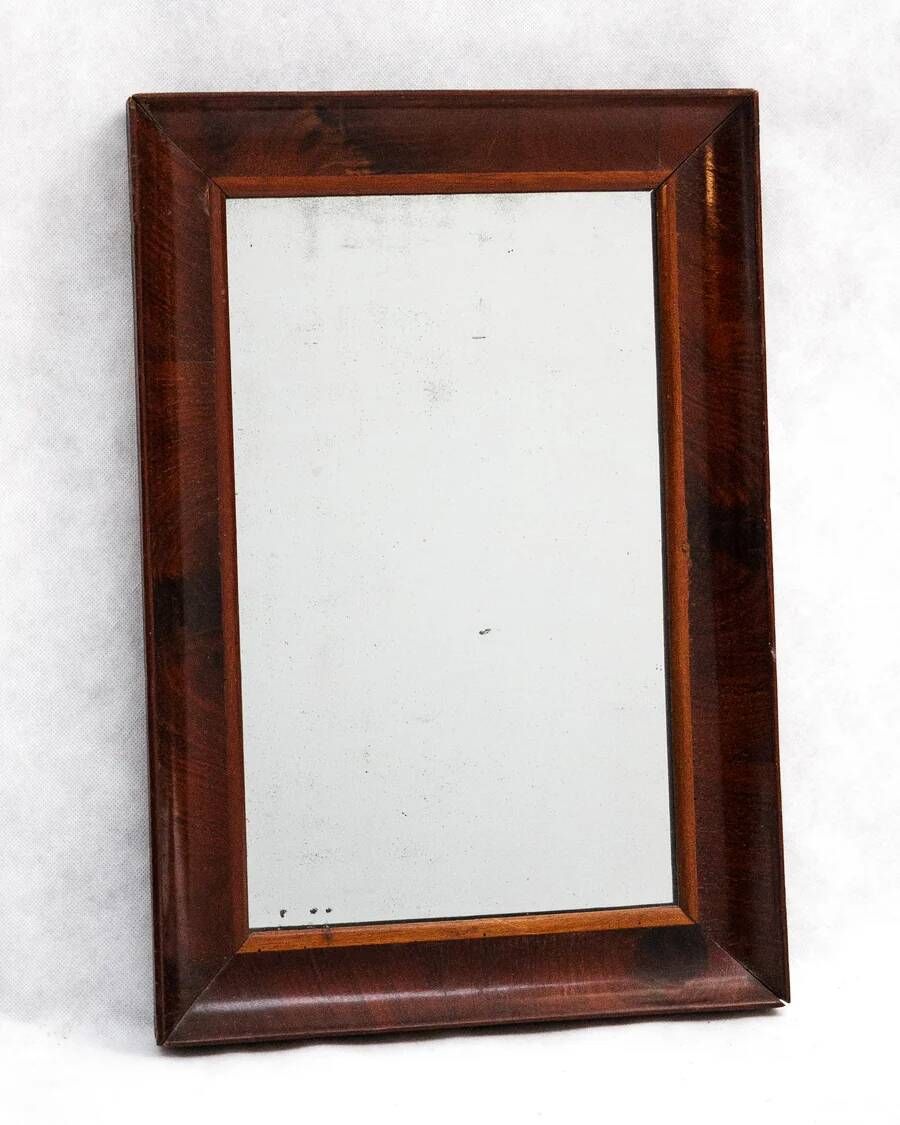 Petit miroir rectangulaire en placage d’acajou, fin XIXe siècle