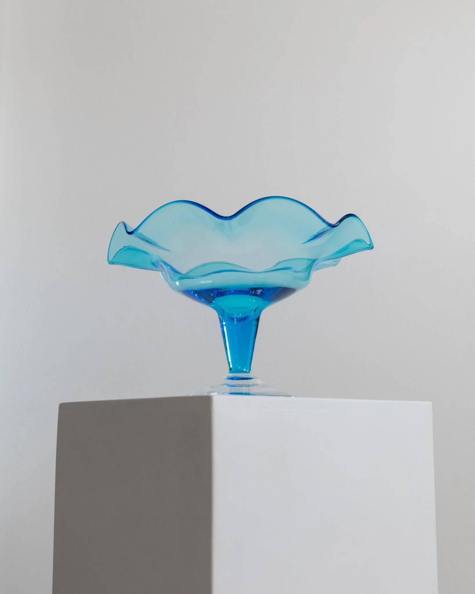 Vintage blue Murano glass bowl - Italy 1980s - Fenton dessert bowl on a pedestal