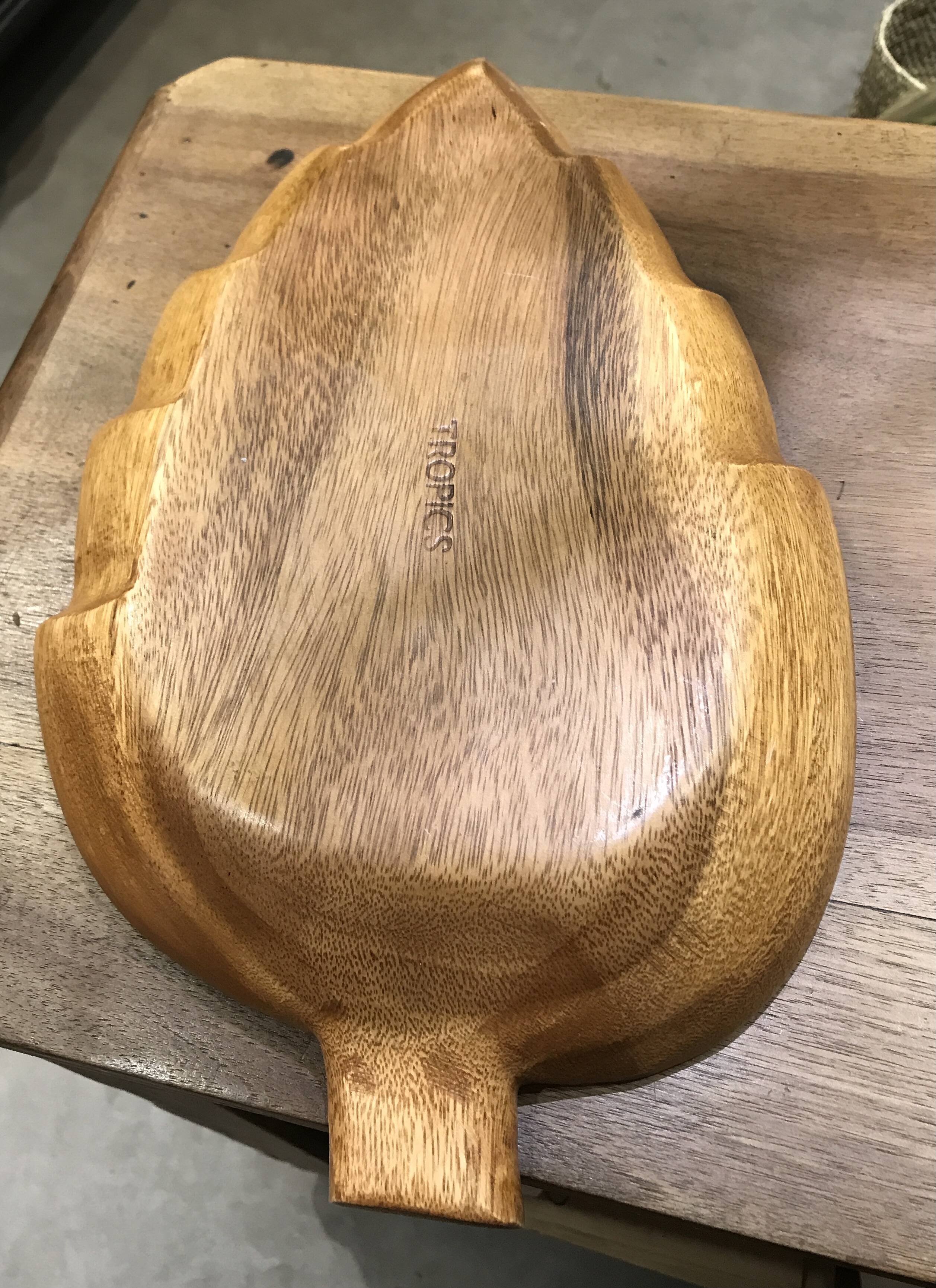 Acacia wood leaf serving dish