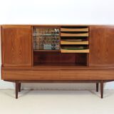 Henning Kjaernulf high sideboard