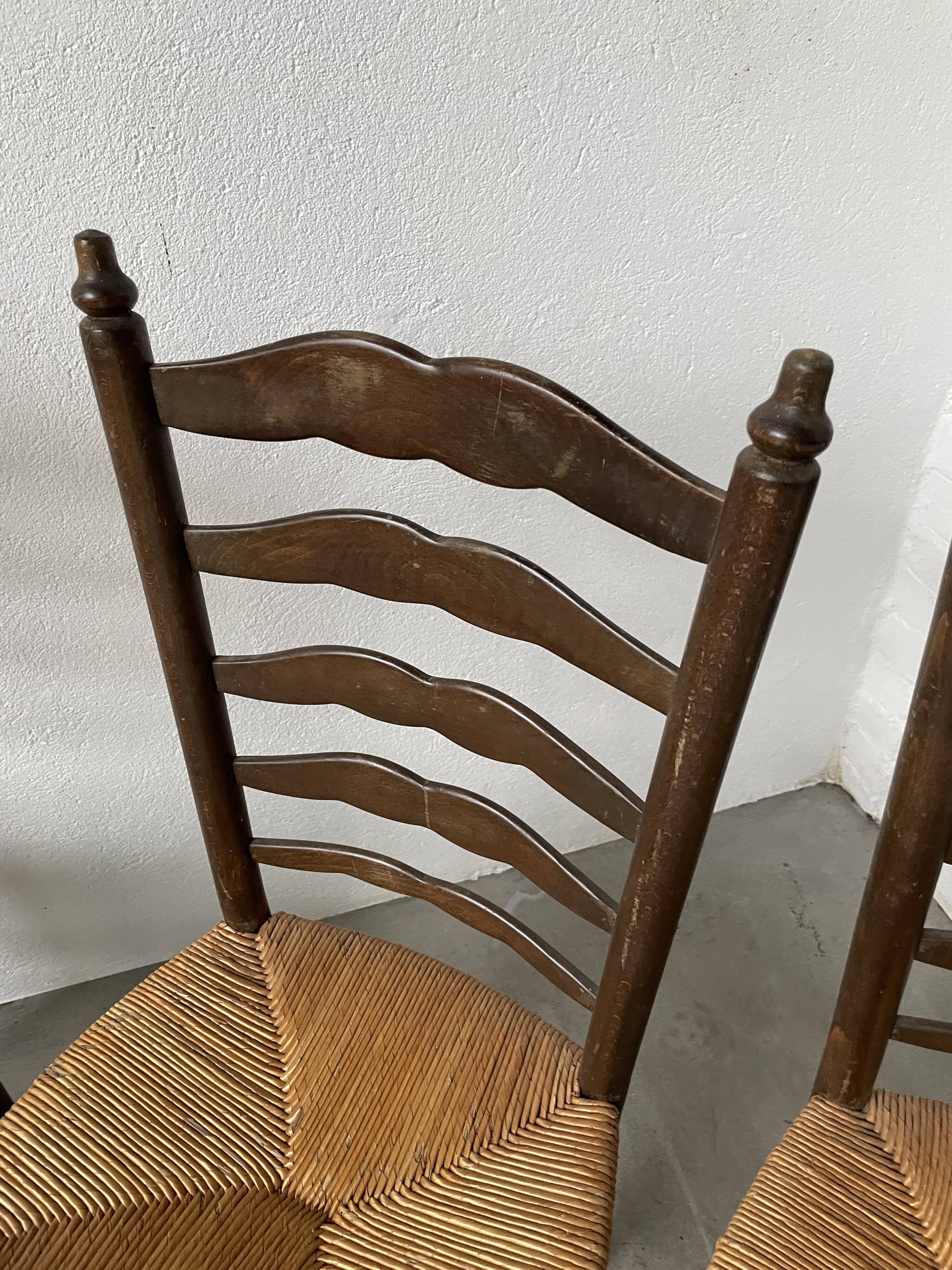 Trio rustic chairs in oak straw