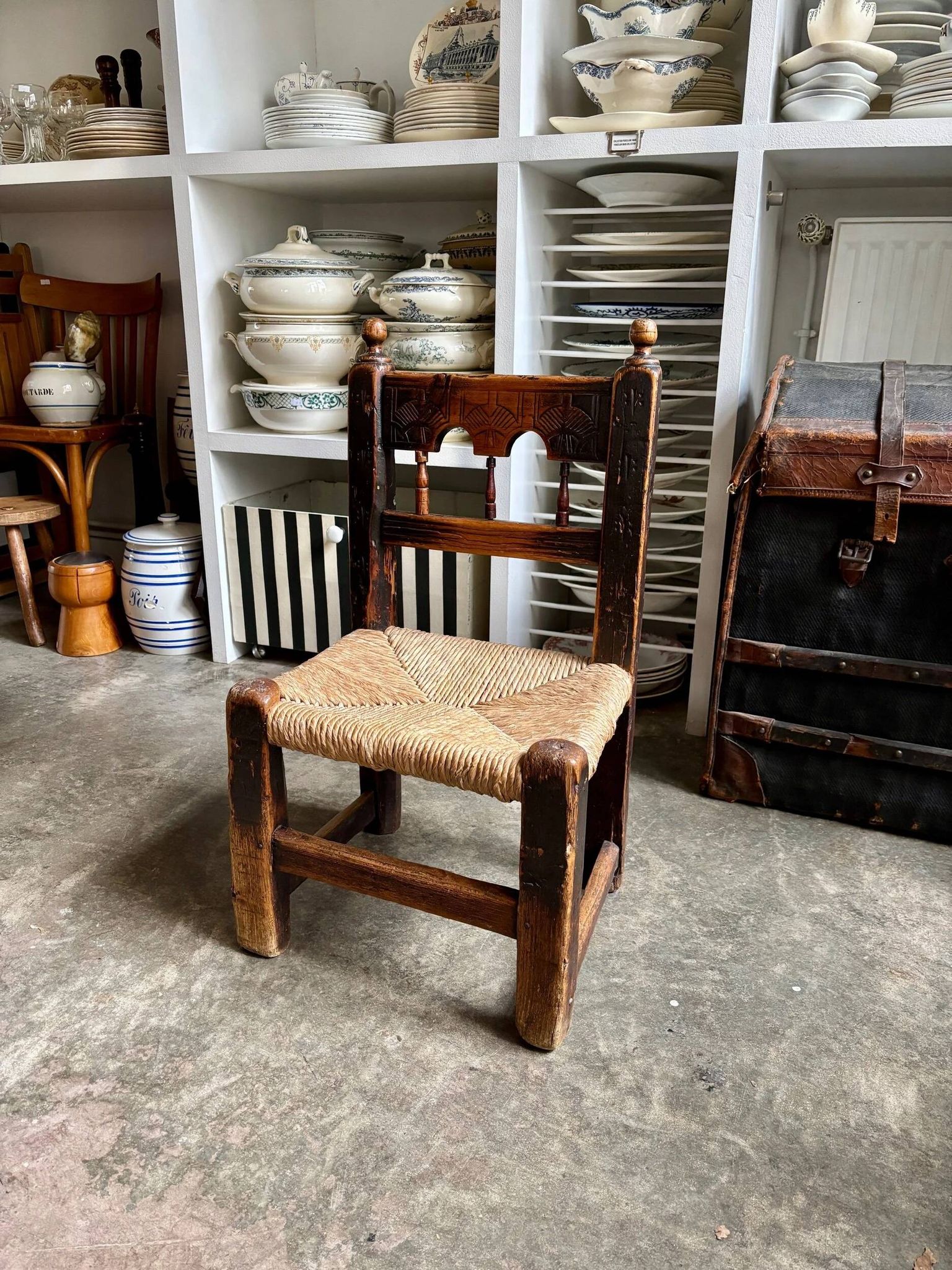 Low chair in wood and straw, Spanish folk art 17th-18th century no. 1
