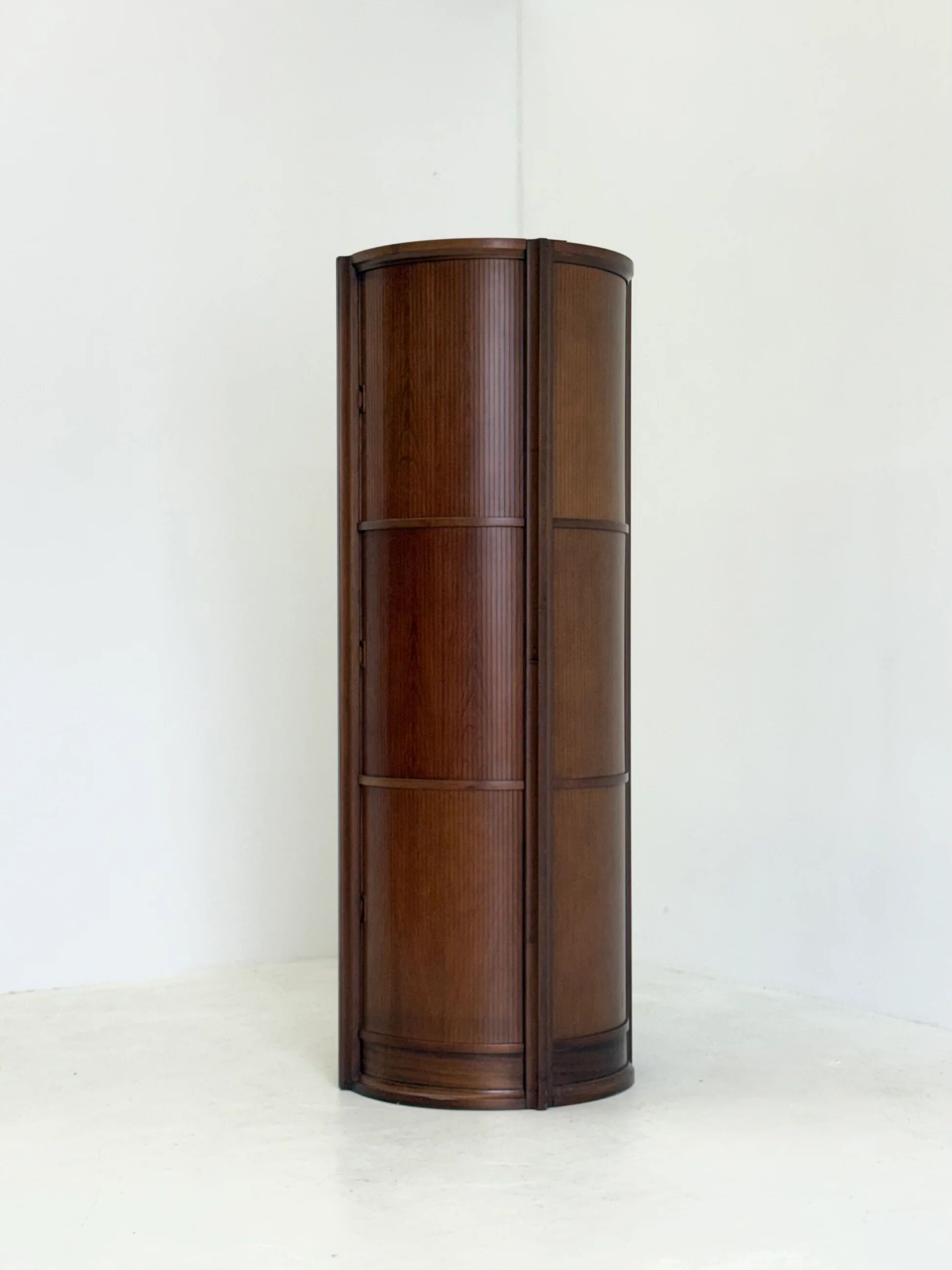 Sculptural Italian bar and storage cabinet by Gianfranco Frattini