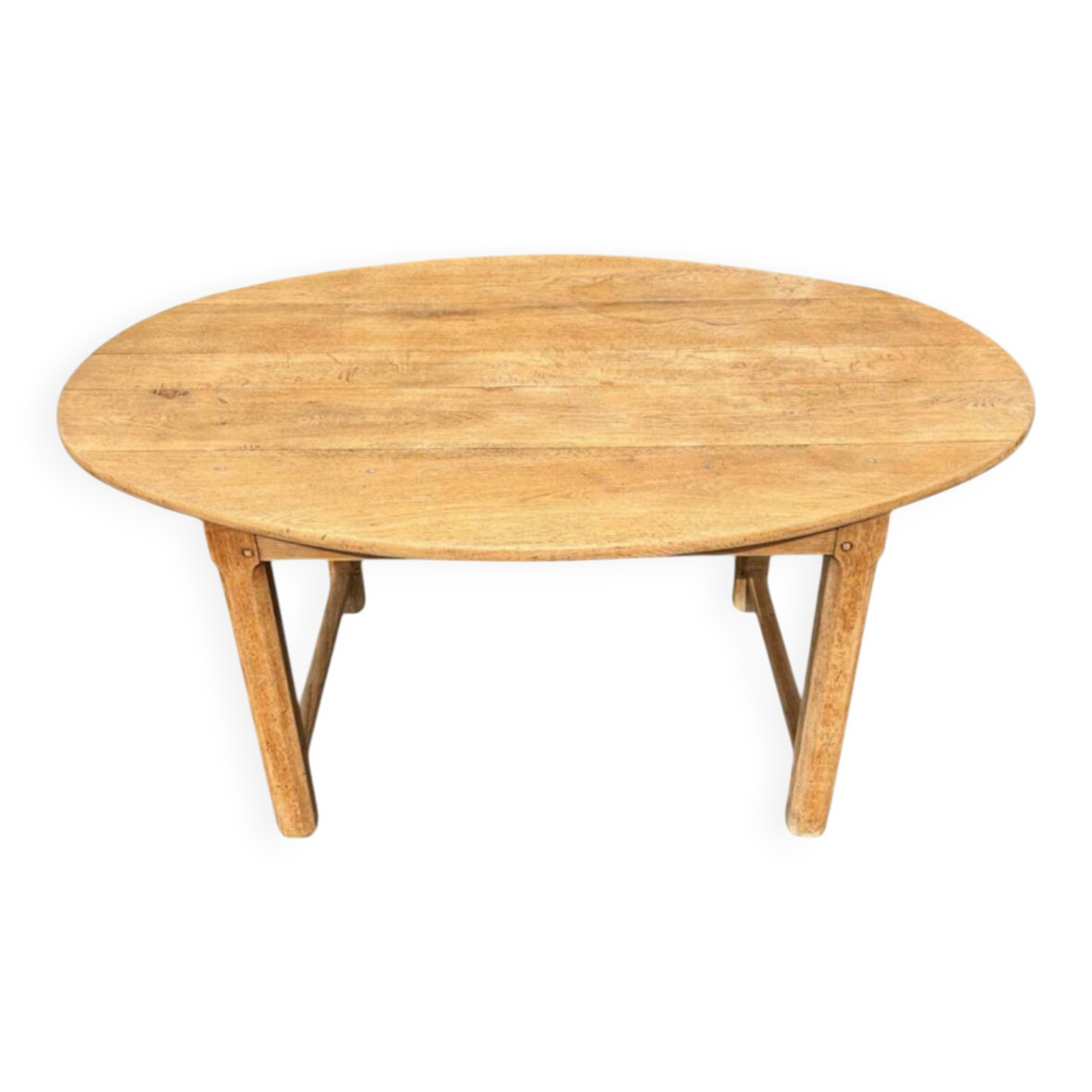 Oval farmhouse table