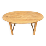 Oval farmhouse table