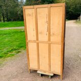 Brown Parisian wardrobe