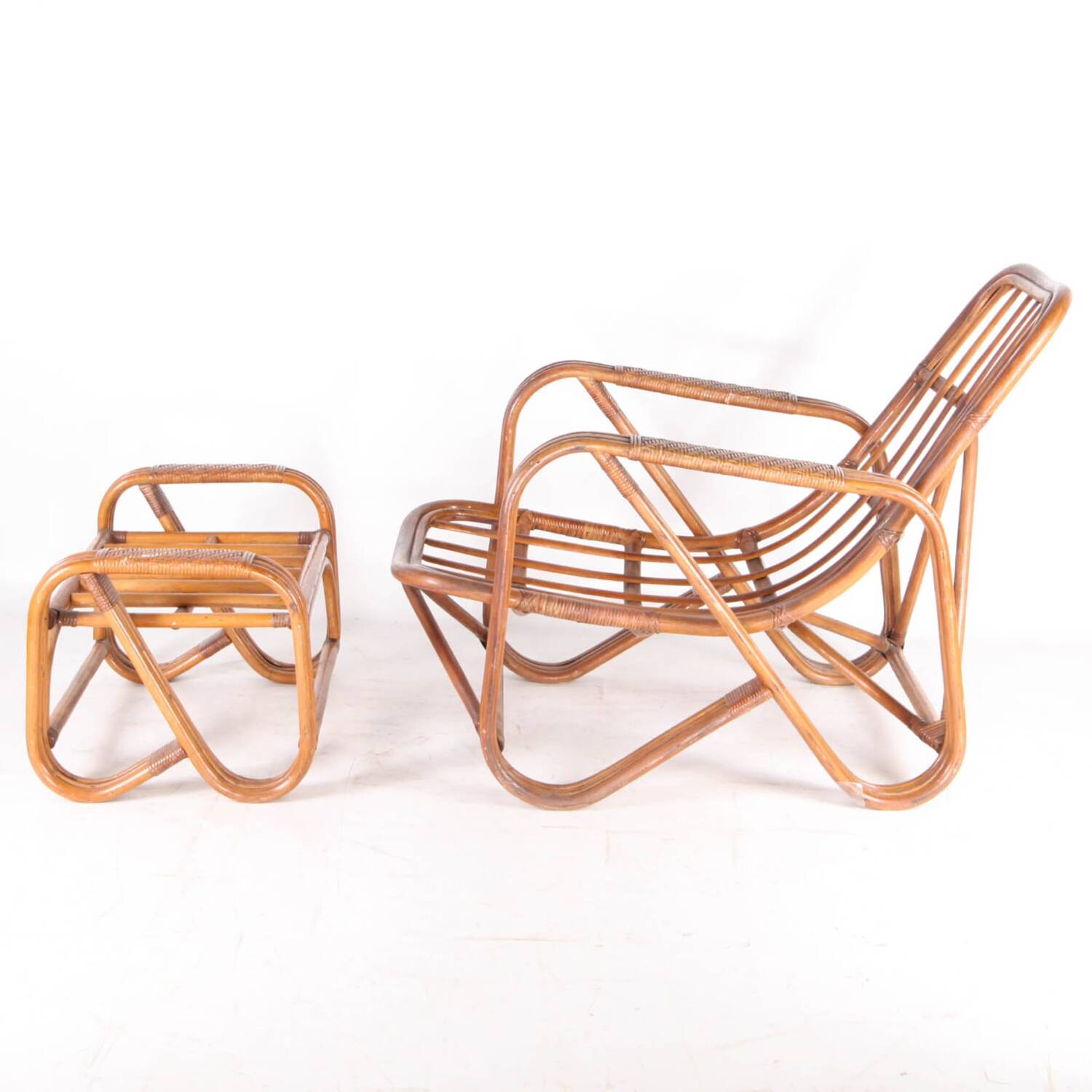 Rattan lounge chair