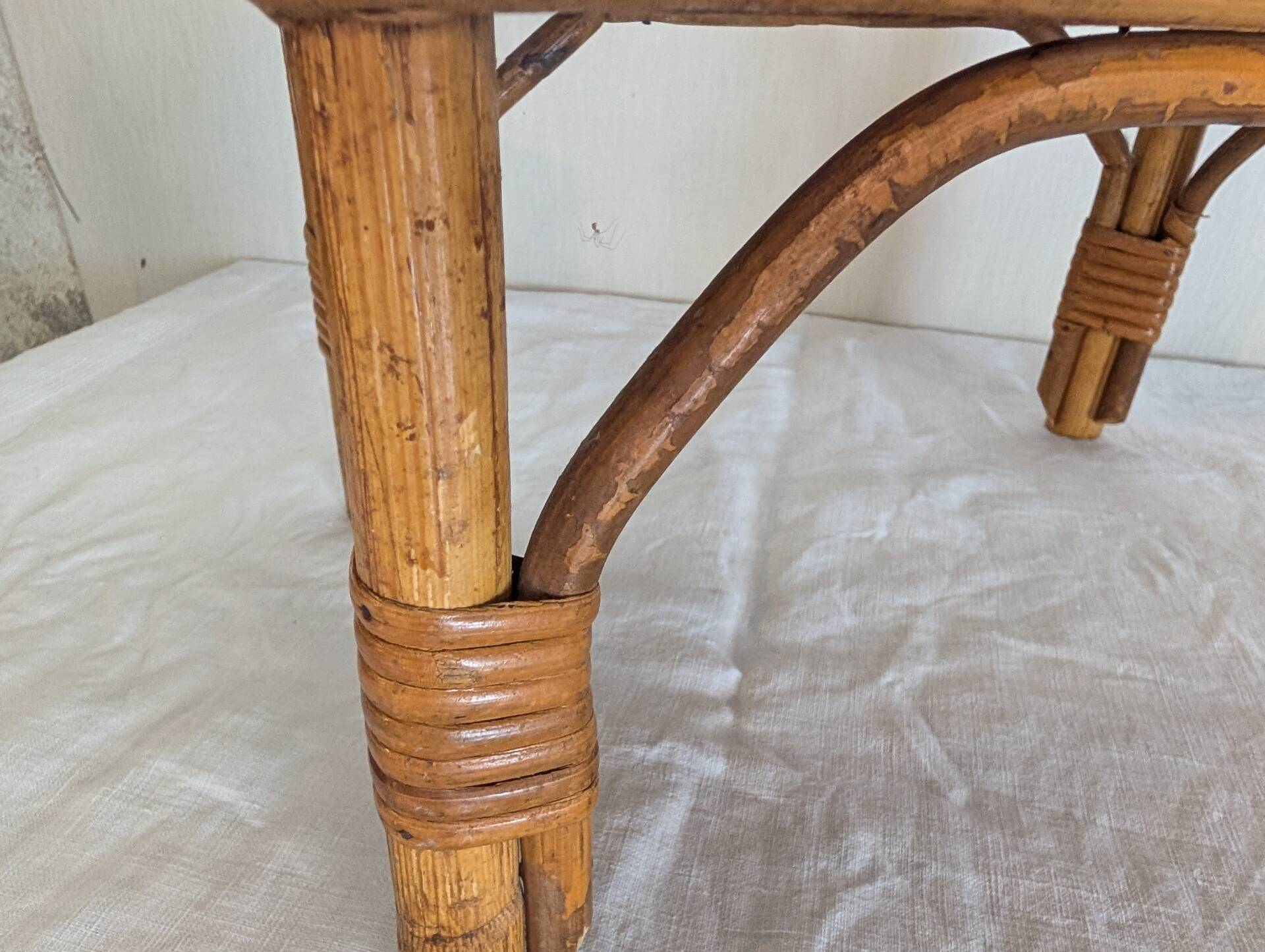 Petit banc en rotin et osier – années 1960