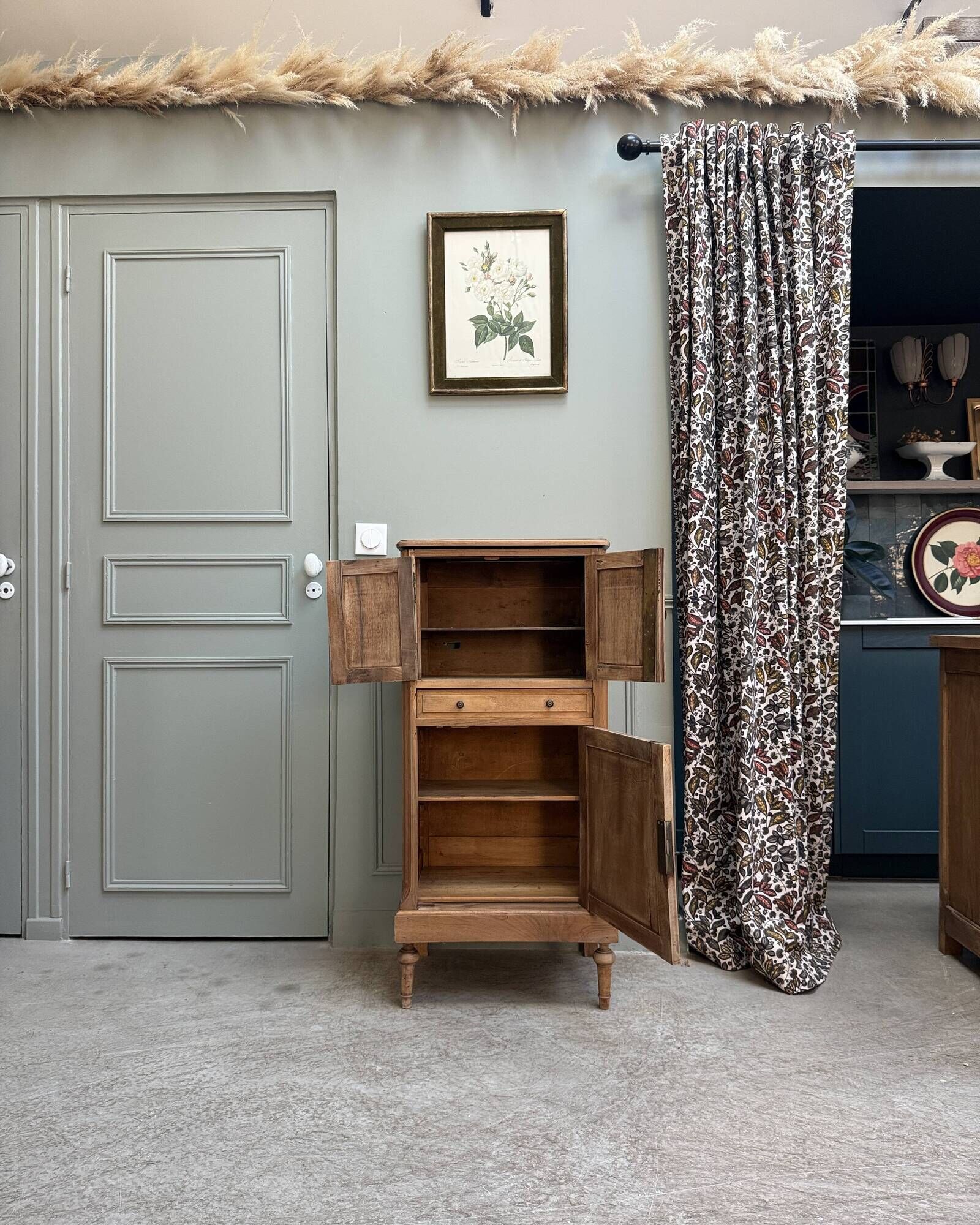 Small high buffet in walnut (renovated)