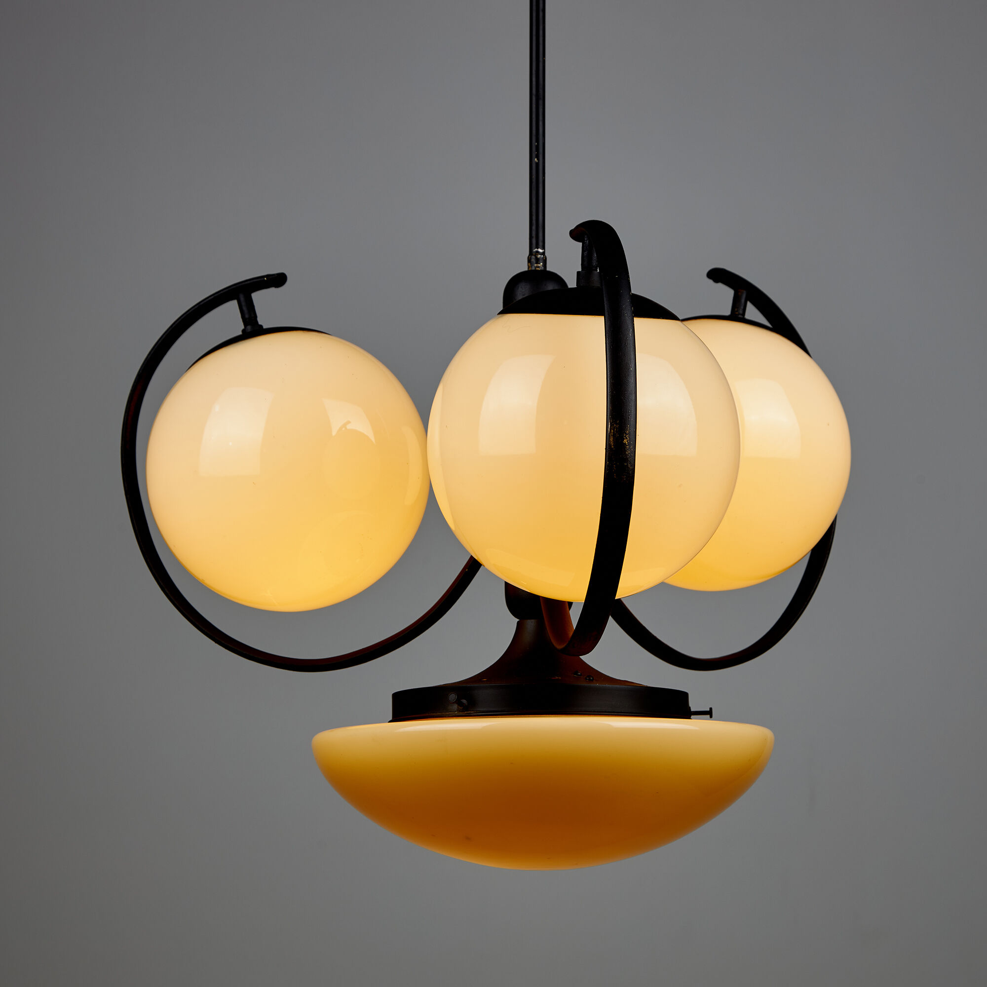 Lustre en métal et verre