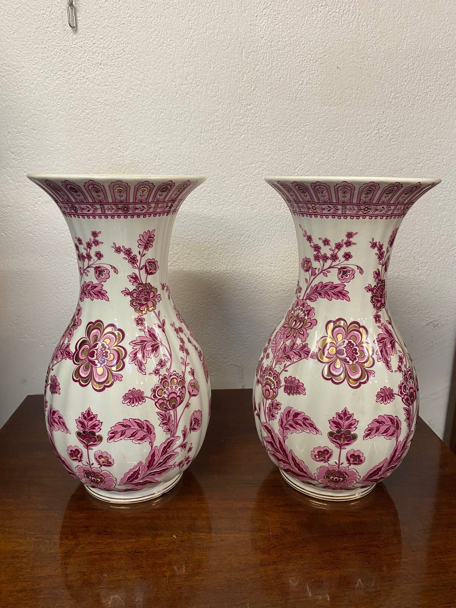 Pair of chinese pattern pink vases italian porcelain 1970s signed fg
