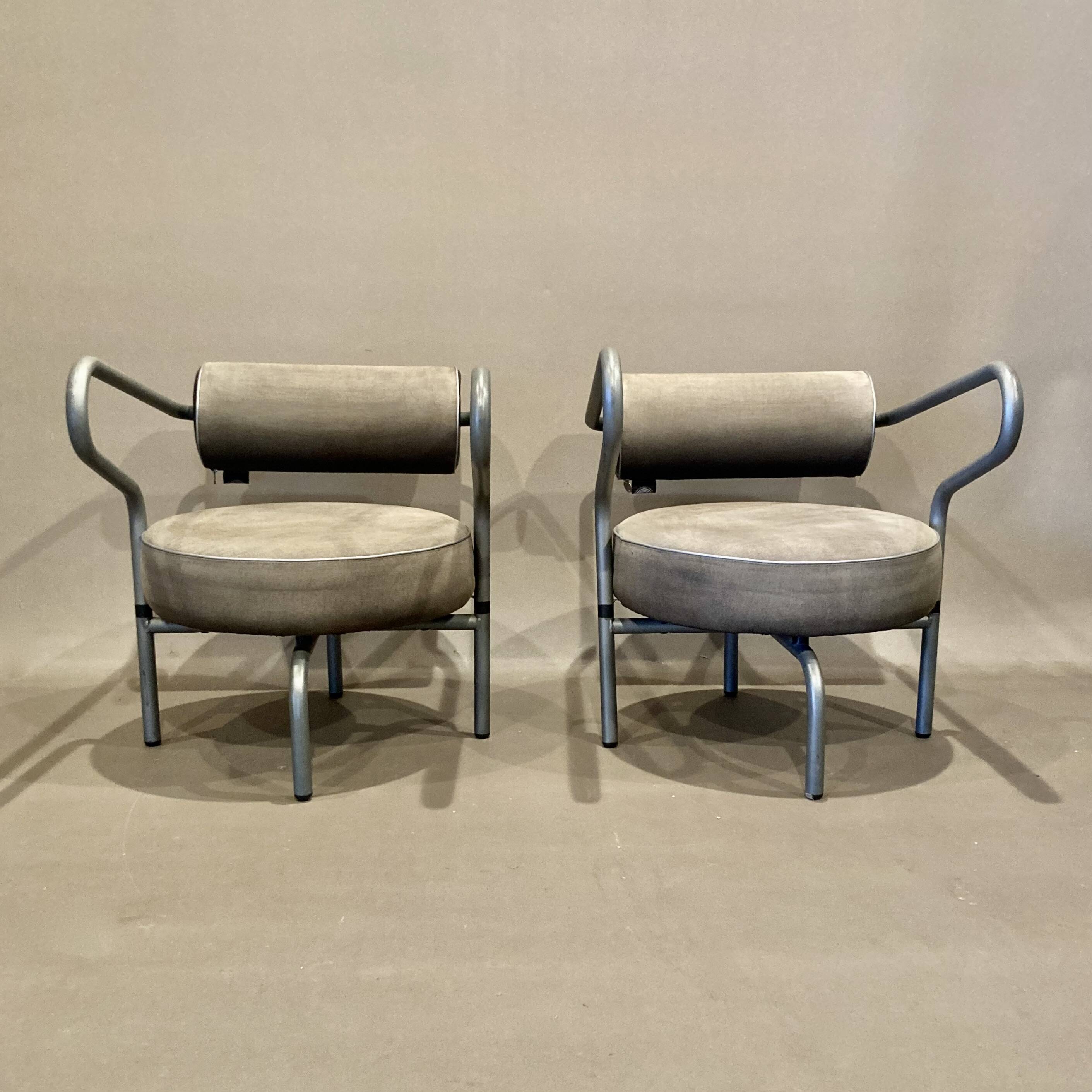 Pair of designer armchairs "the natural choice".