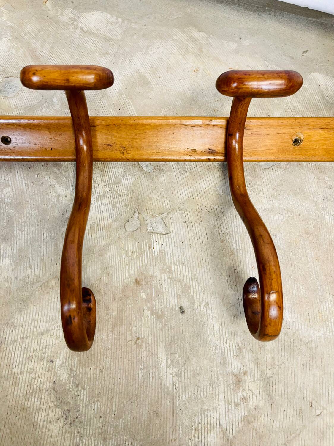Wall coat rack