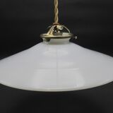 Suspension in opaline