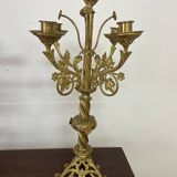 Paire d'anciens candélabres d'autel en laiton doré du XIX ème