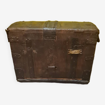 French leather and wooden carriage trunk 18th century