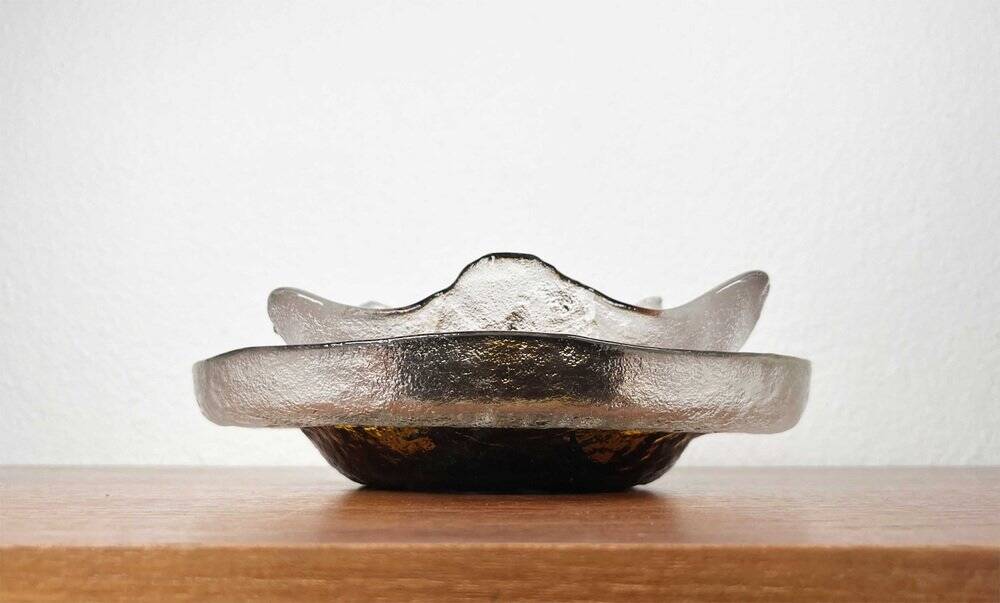 Mid-century Finnish glass bowl by Pertti Santalahti for Humppila, 1960s, set of 2.