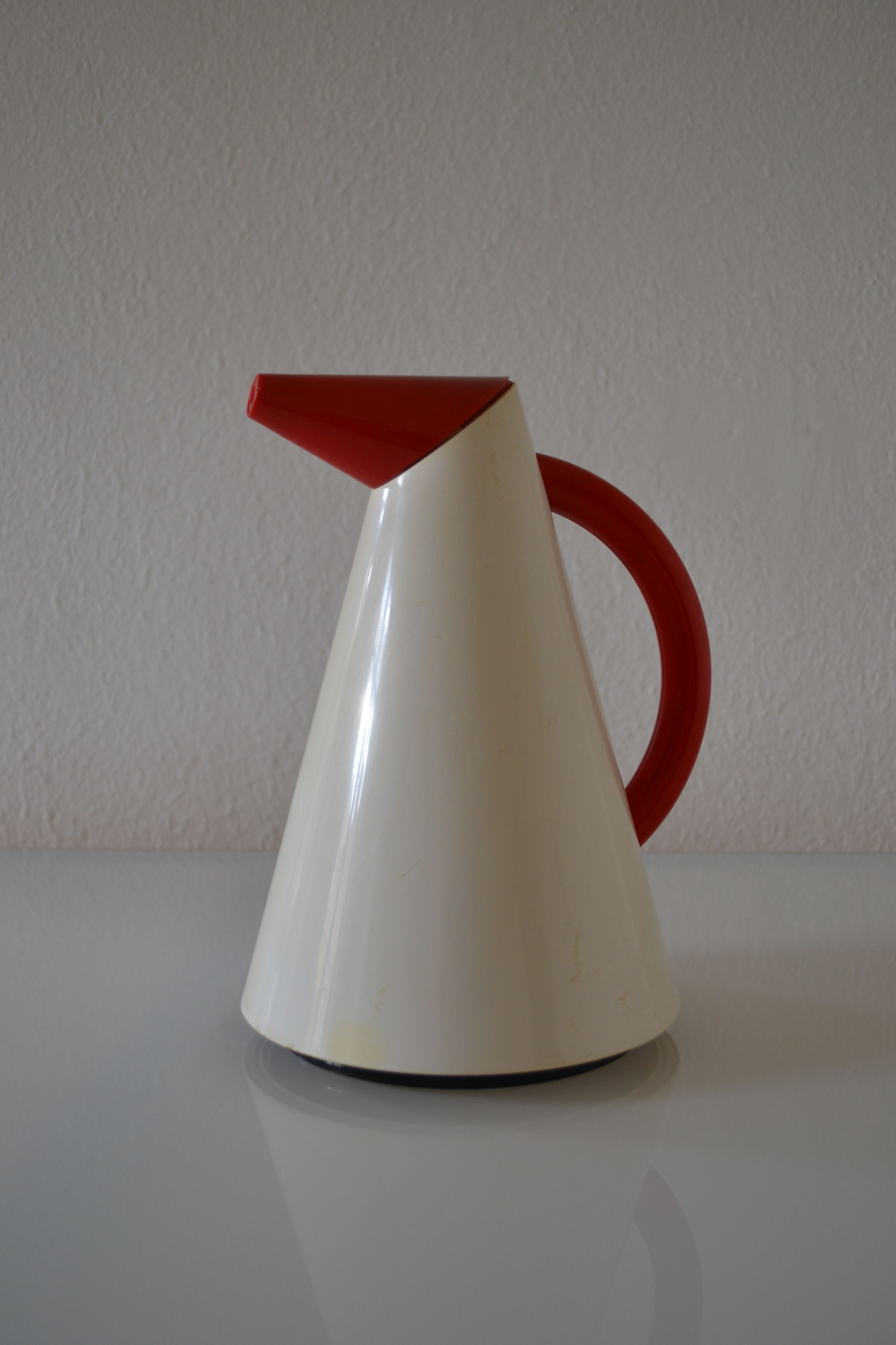 Postmodernist thermos 80's