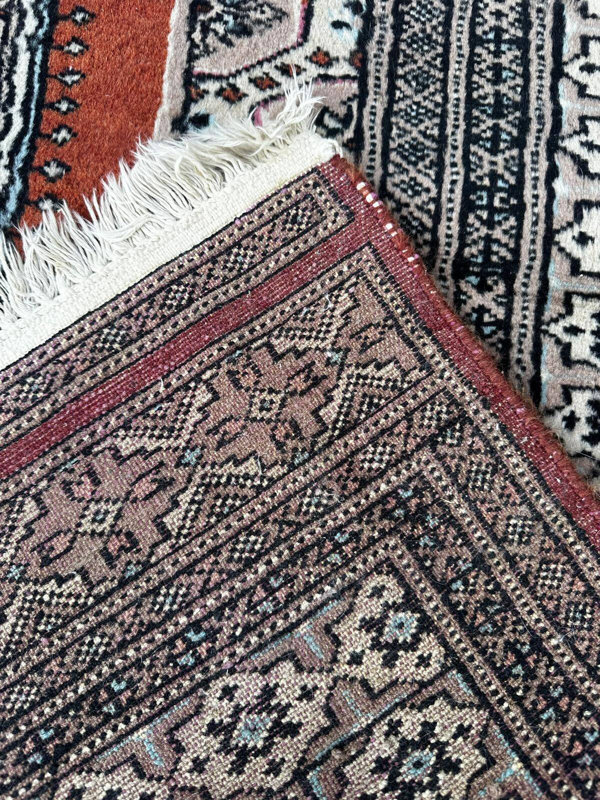 Handmade Pakistani rug 120cm x 200cm