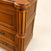 Louis XVI style commode – Solid mahogany – Brass inlays – Late 19th century