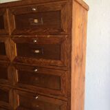 Furniture with clamshell