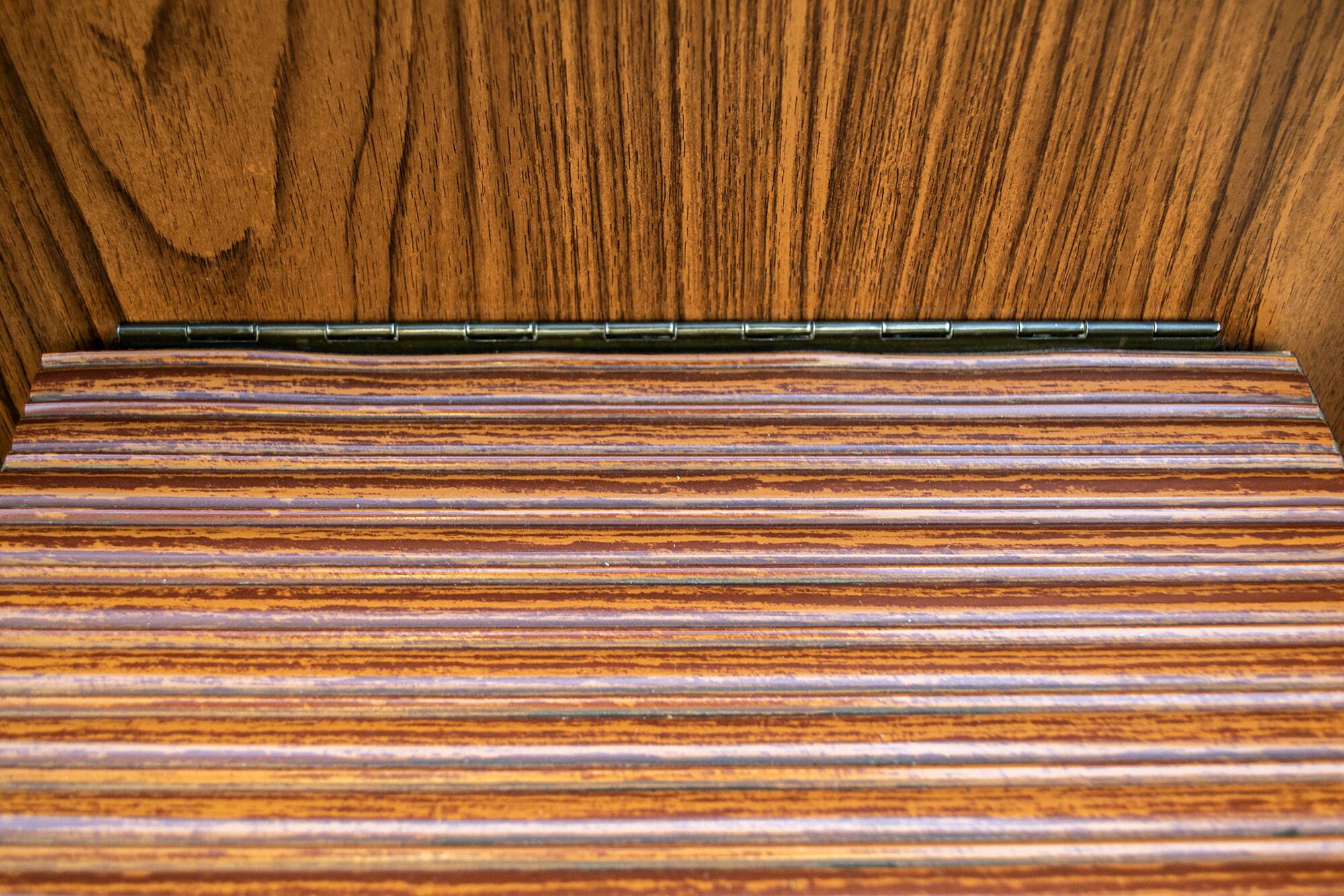 Pouf in vinile e legno con scaletta e scomparto, Italia Anni '60