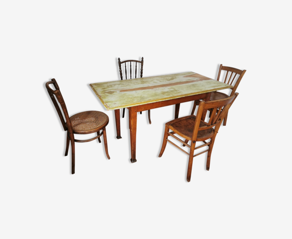Ensemble table et chaises bistrot anciennes