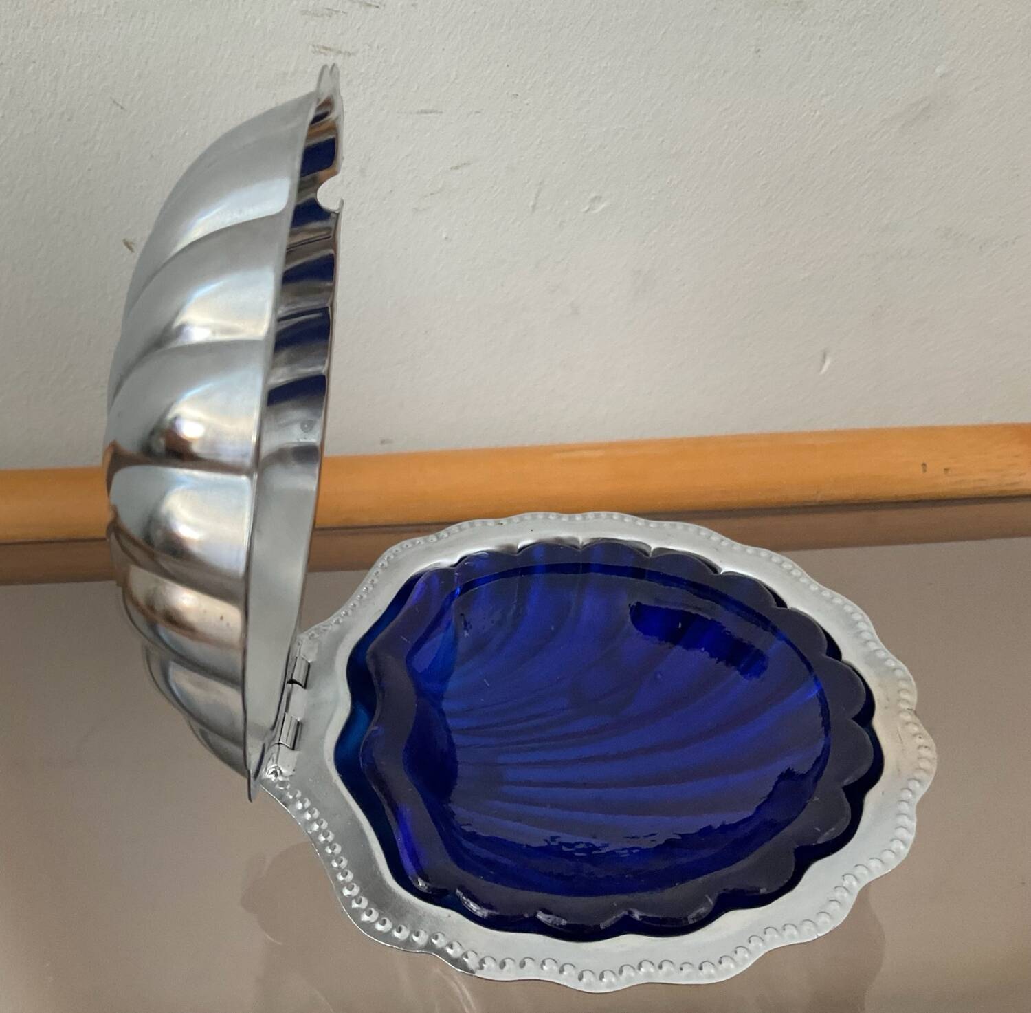 Beurrier vintage coquillage en verre et inox