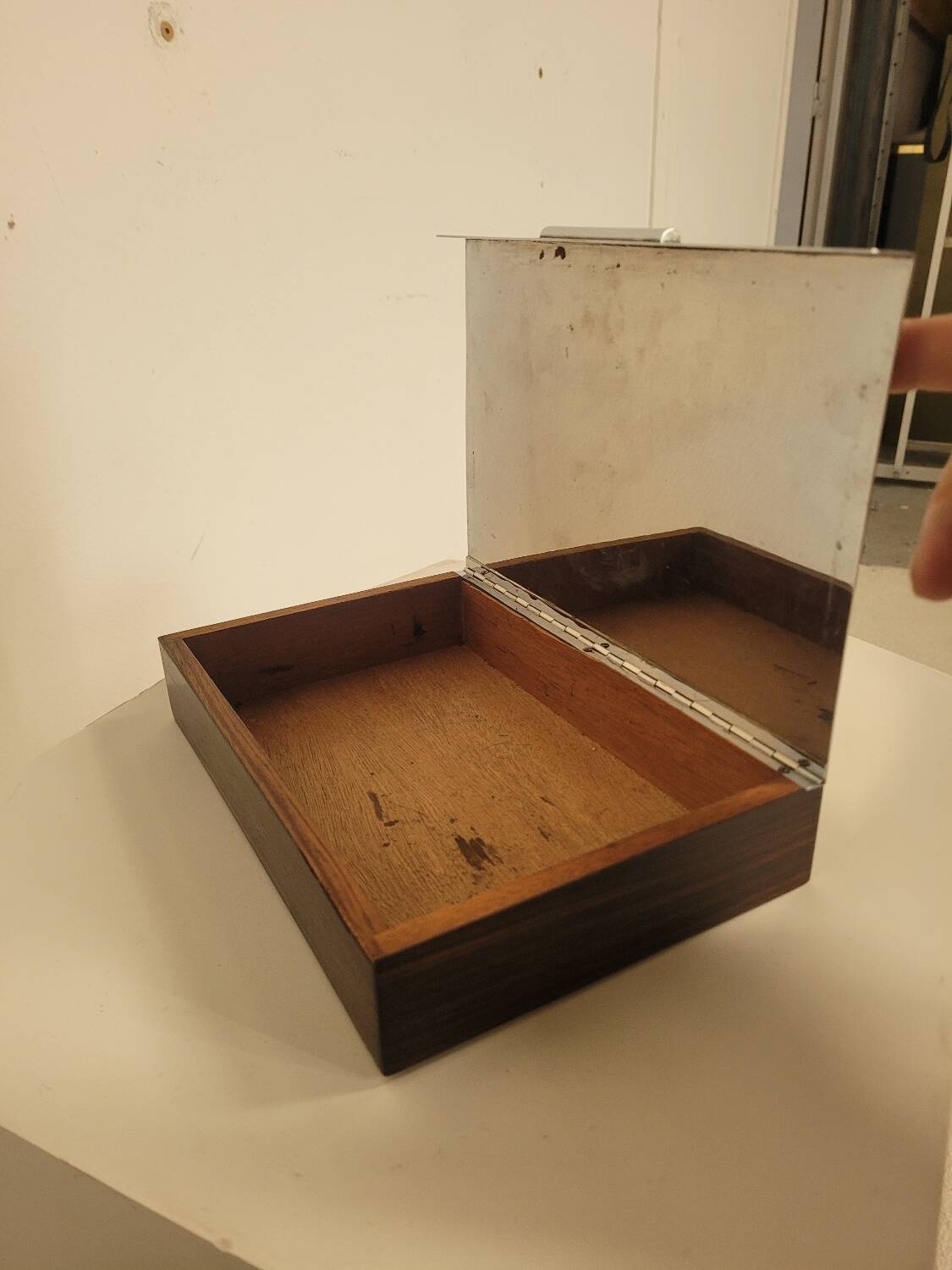 Box in silver-plated metal and macassar ebony