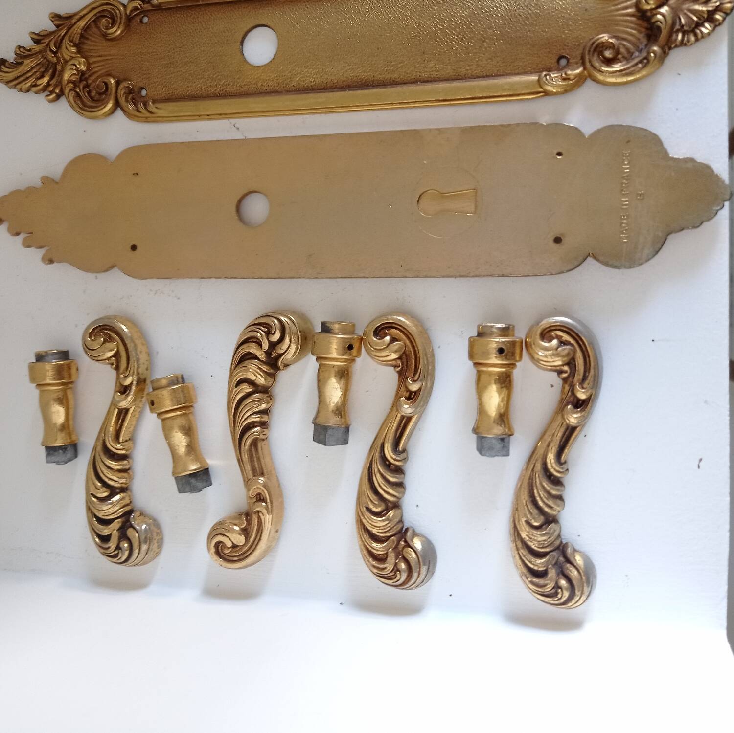 Door handles and plates