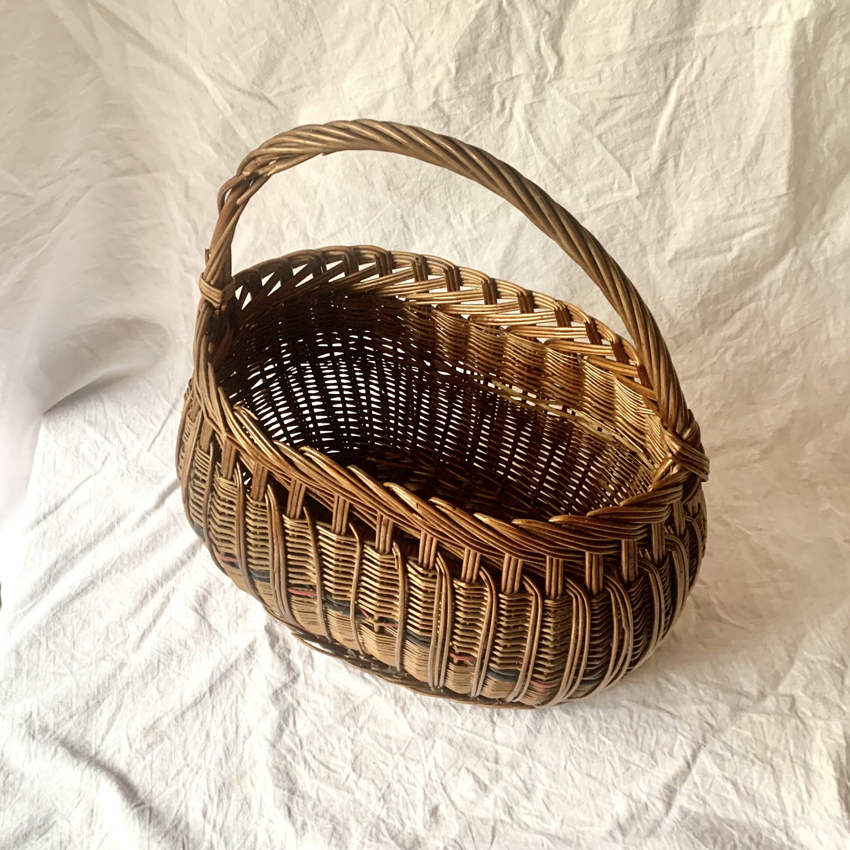 Panier en rotin ancien - Décoration
