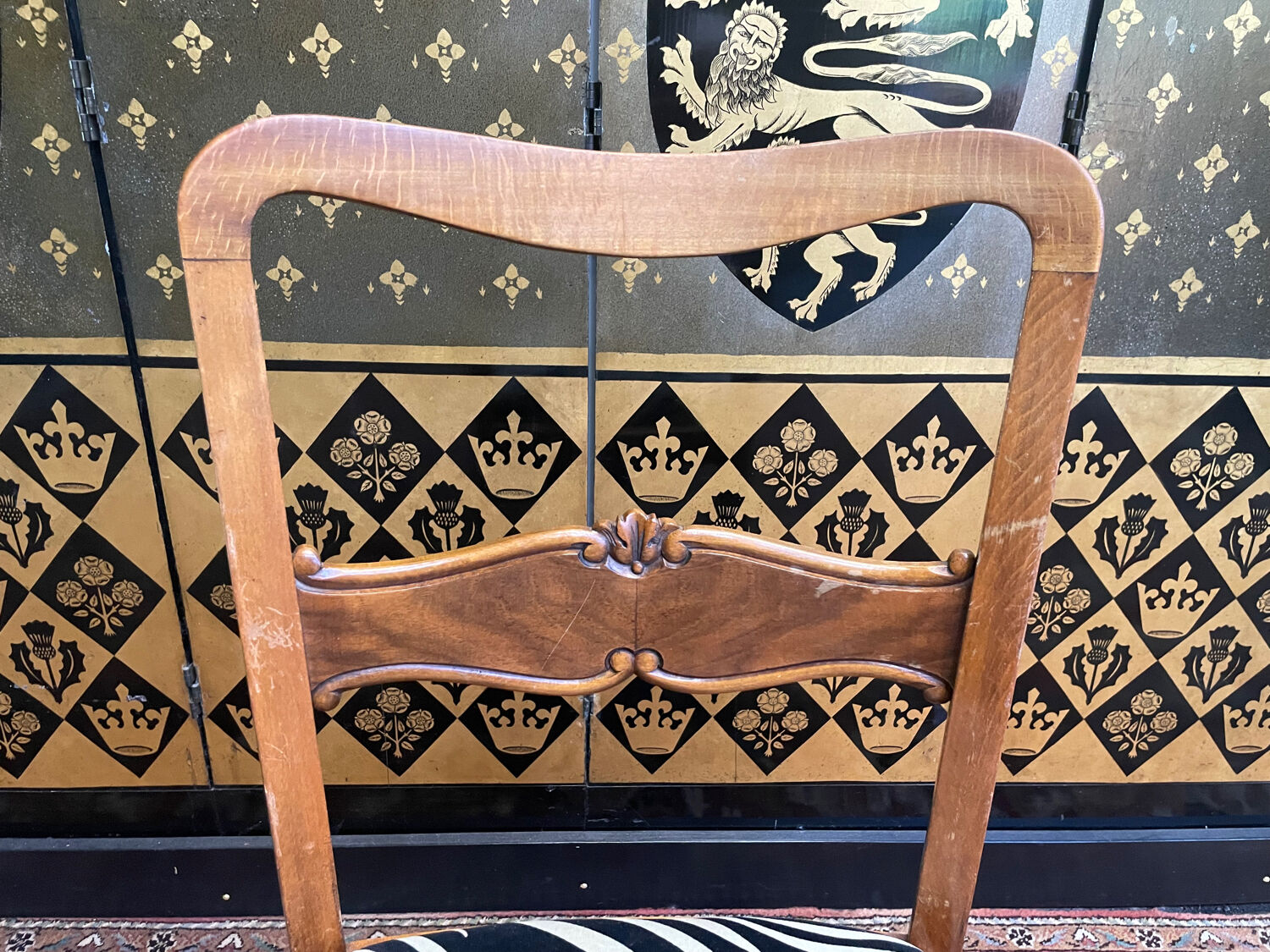 Set of 6 English cheppendeale chairs