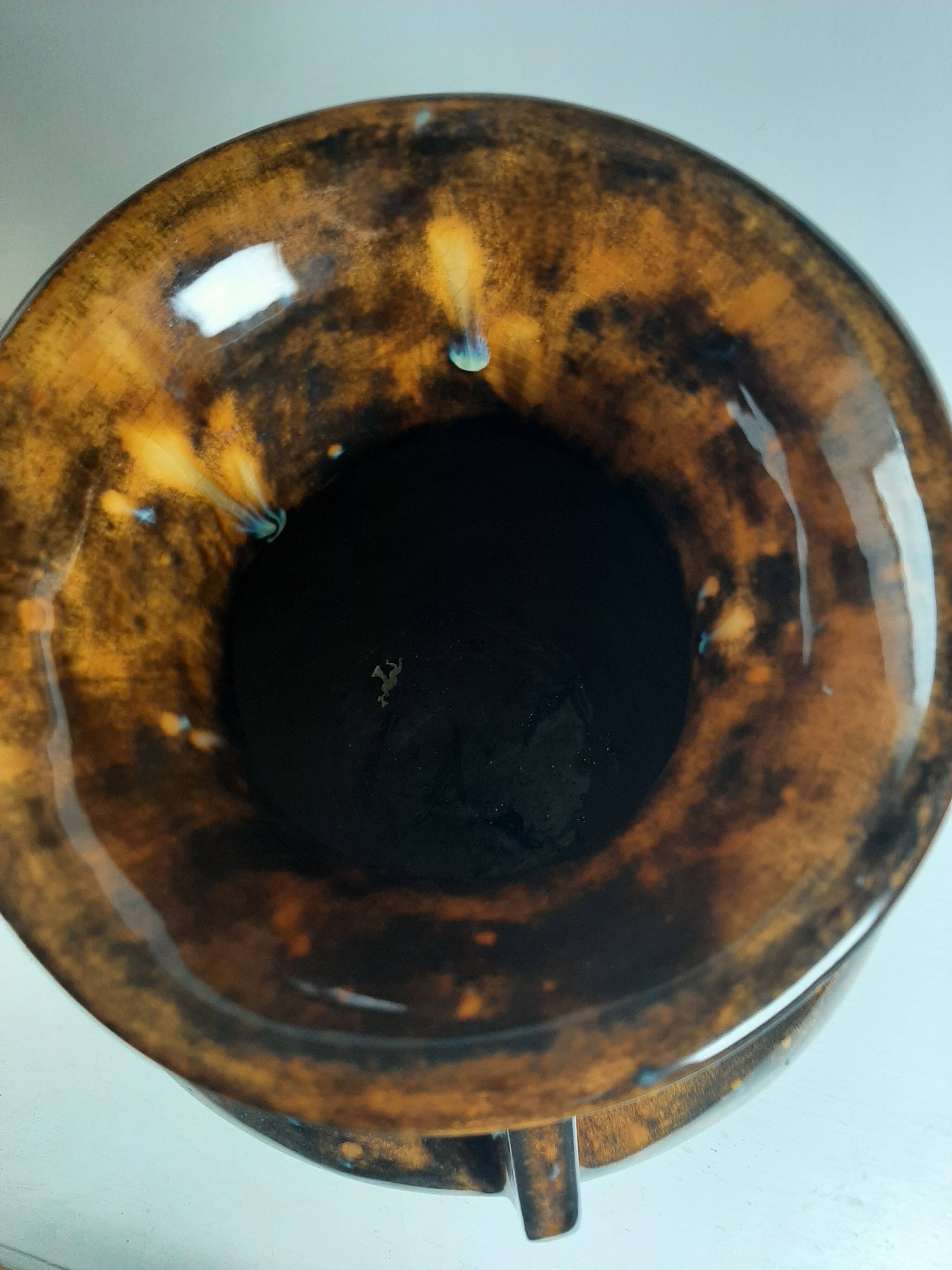 Large vintage vase in the shape of a propeller