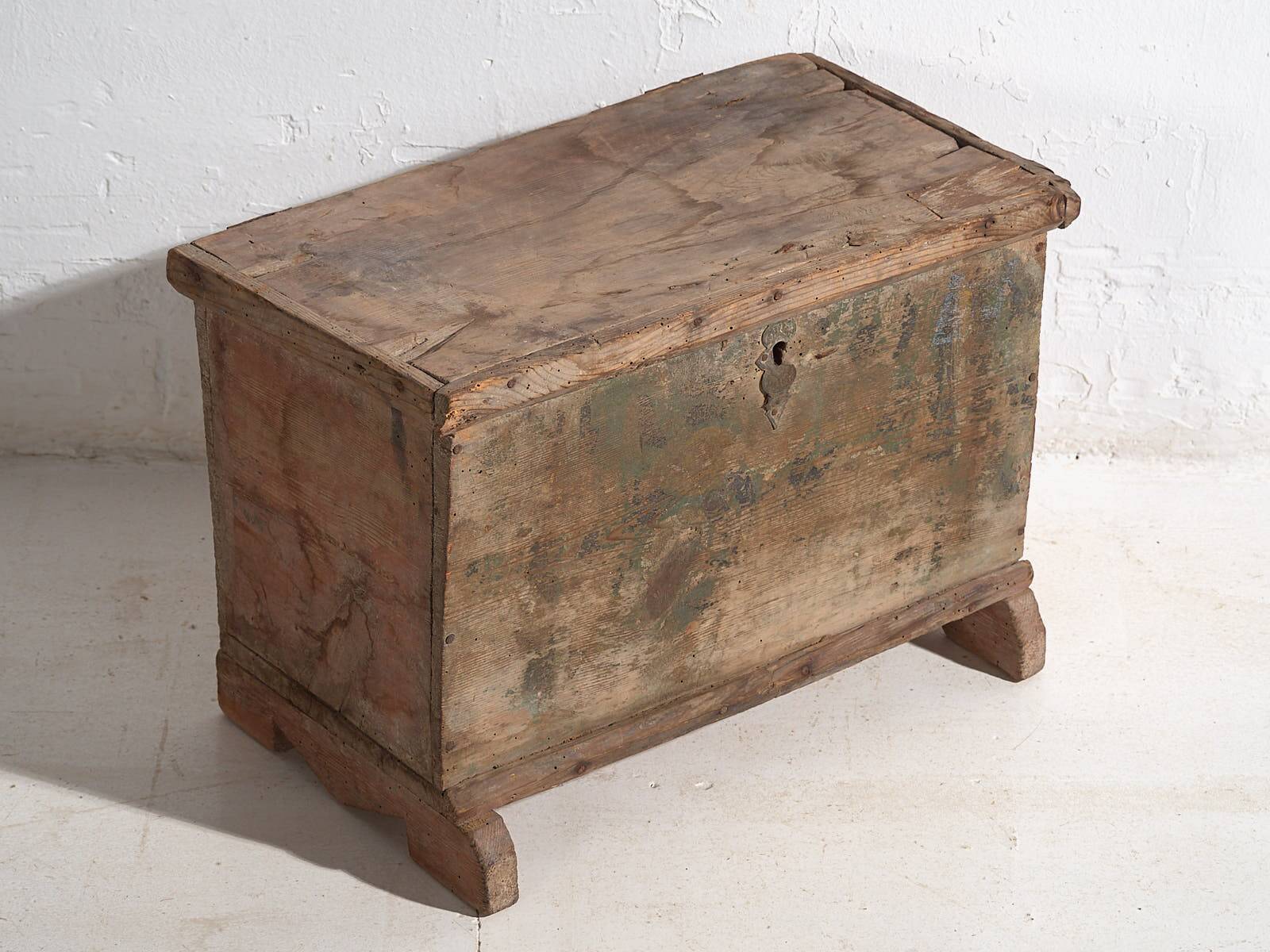 Old green patinated wooden chest (c.1900)
