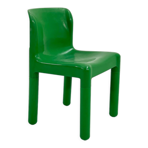 Chaise verte modèle - 1970