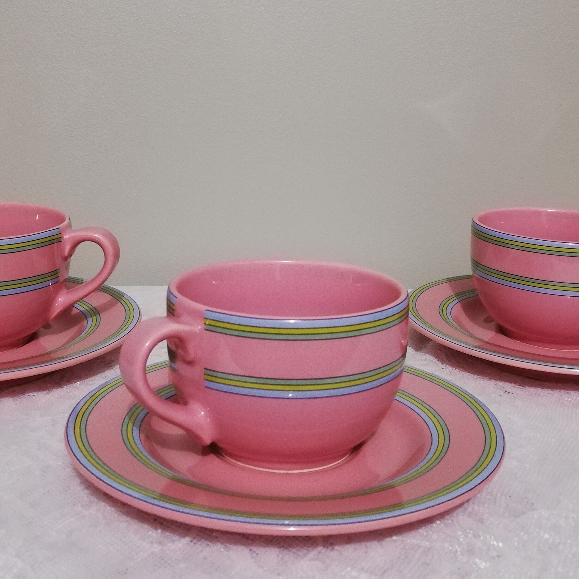 Trois tasses à café ou à thé en céramique allemande