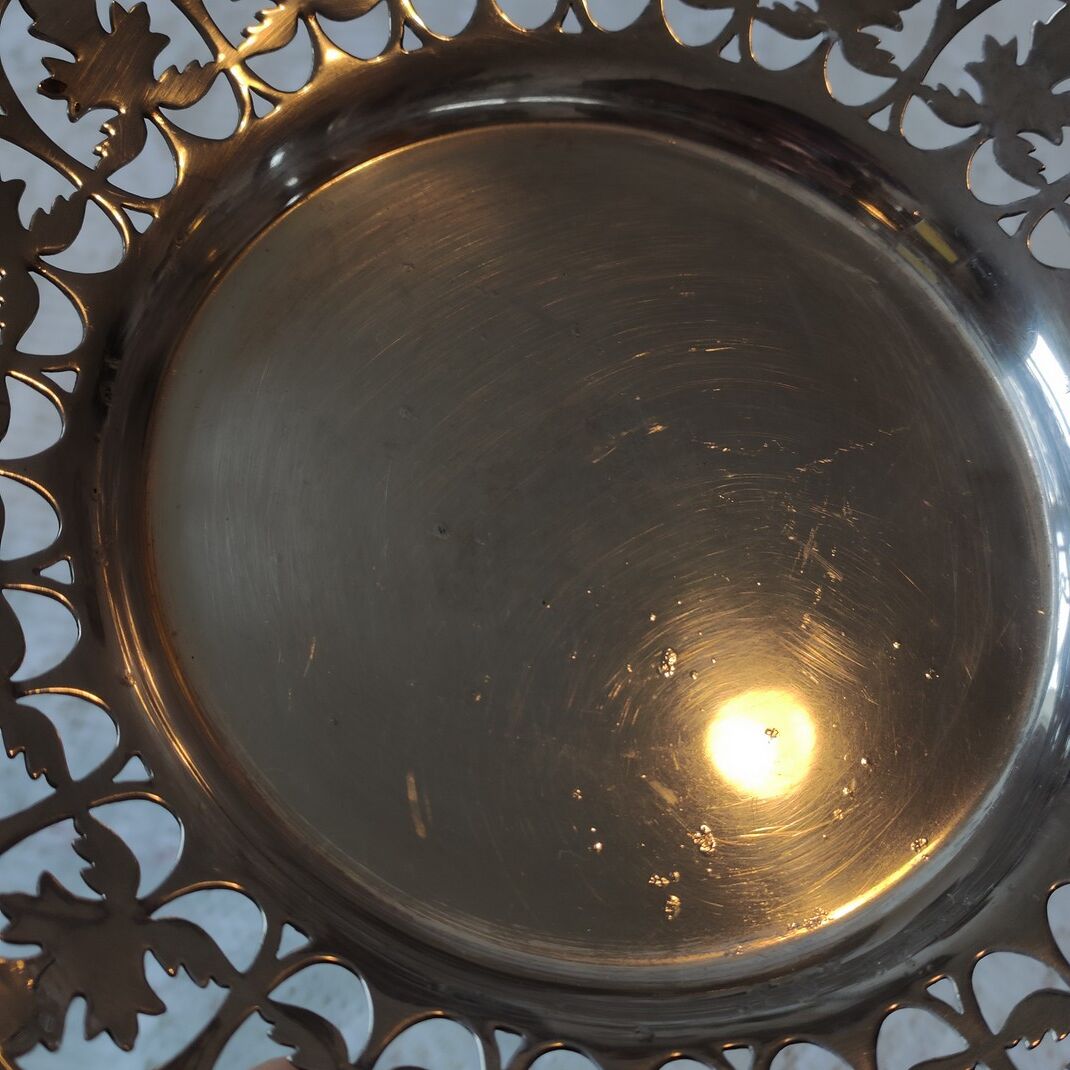 Openwork silver metal cut